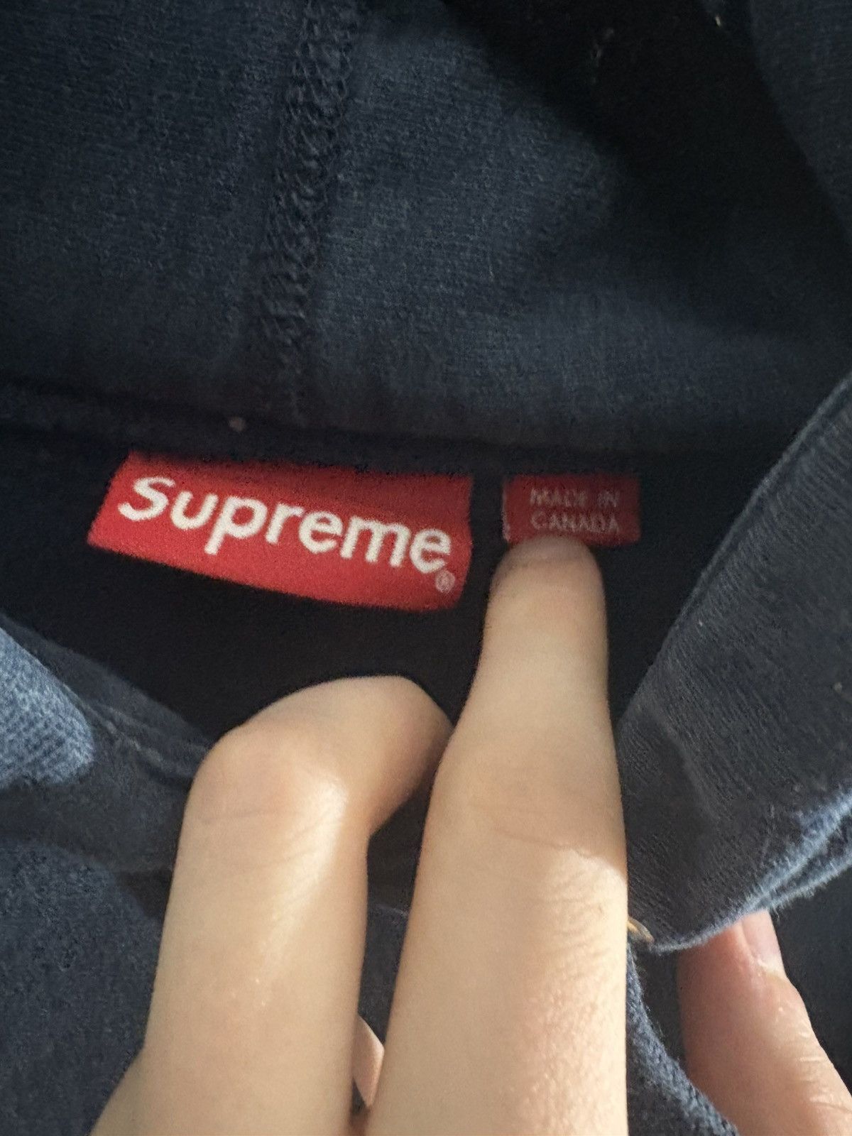 Supreme Supreme Crest Logo Sweatshirt Hoodie Navy Blue Veni Vidi Size US M / EU 48-50 / 2 - 4 Thumbnail