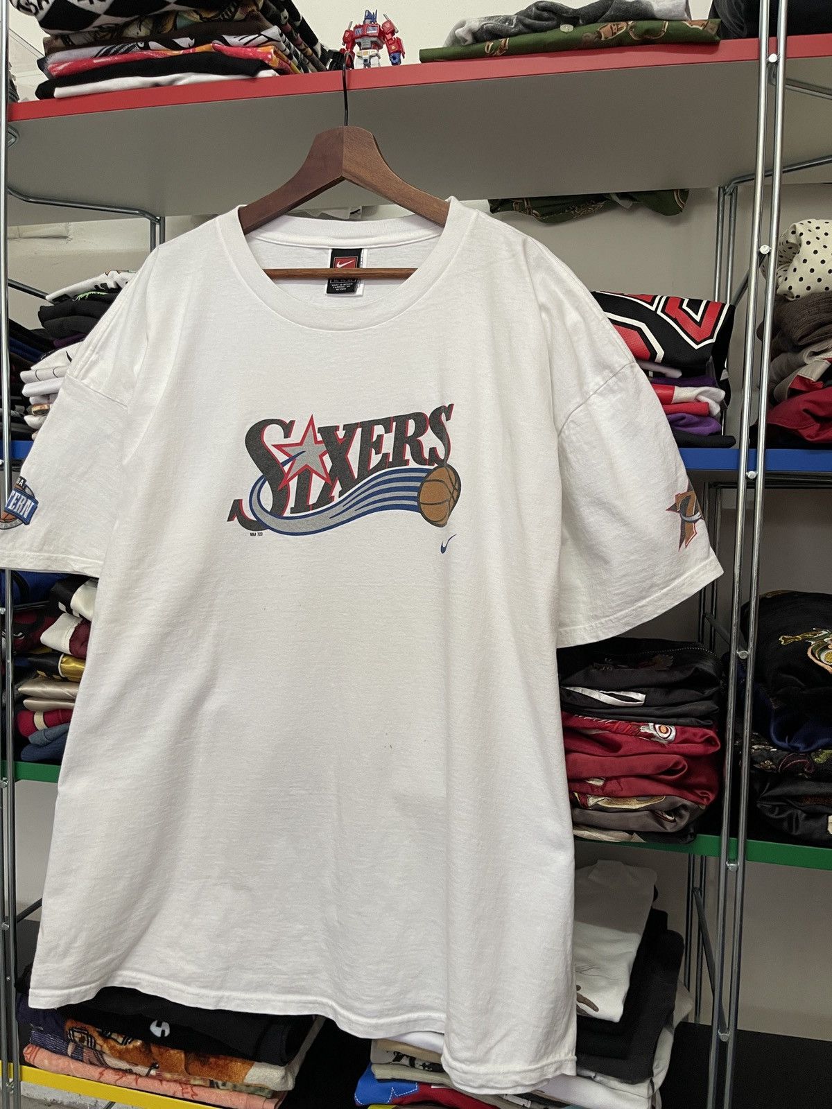 Nike Vintage 90s Nike Sixers 76 Nba Graphic Tee Size US XXL / EU 58 / 5 - 3 Thumbnail