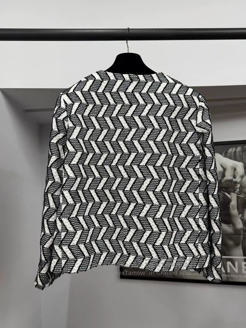 Chanel Chanel Black and white geometric printed jacket Size XS / US 0-2 / IT 36-38 - 3 Thumbnail