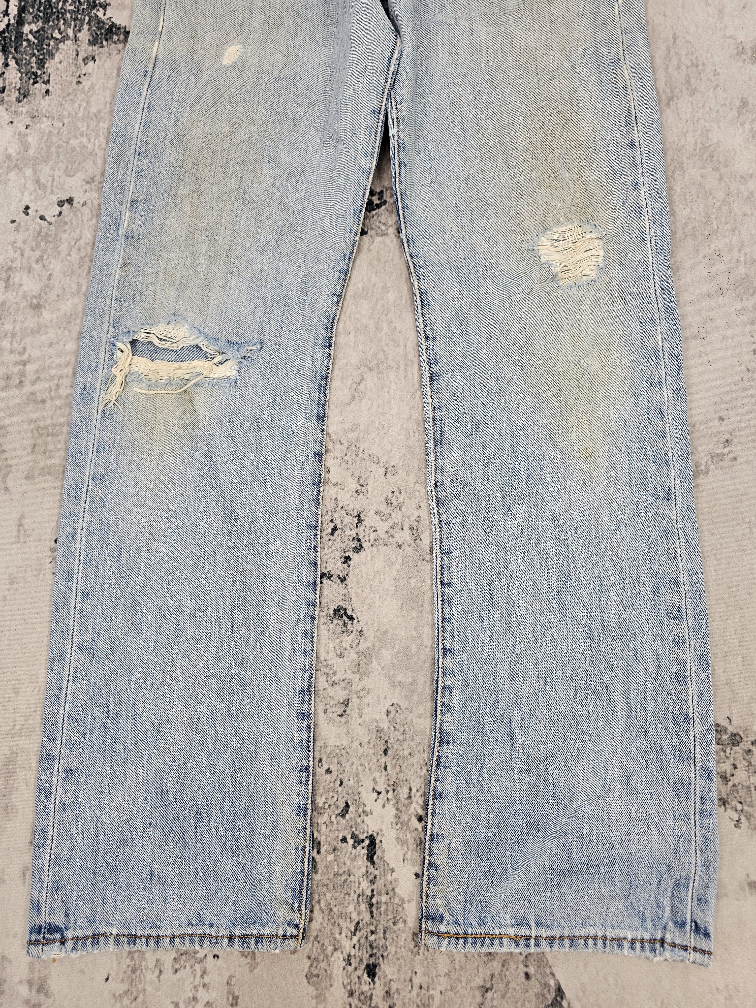 Levi's Vintage Clothing Vtg LEVIS 501 Ripped Stain Light Blue Jeans Size 32X31 L0525 Size US 32 / EU 48 - 3 Thumbnail