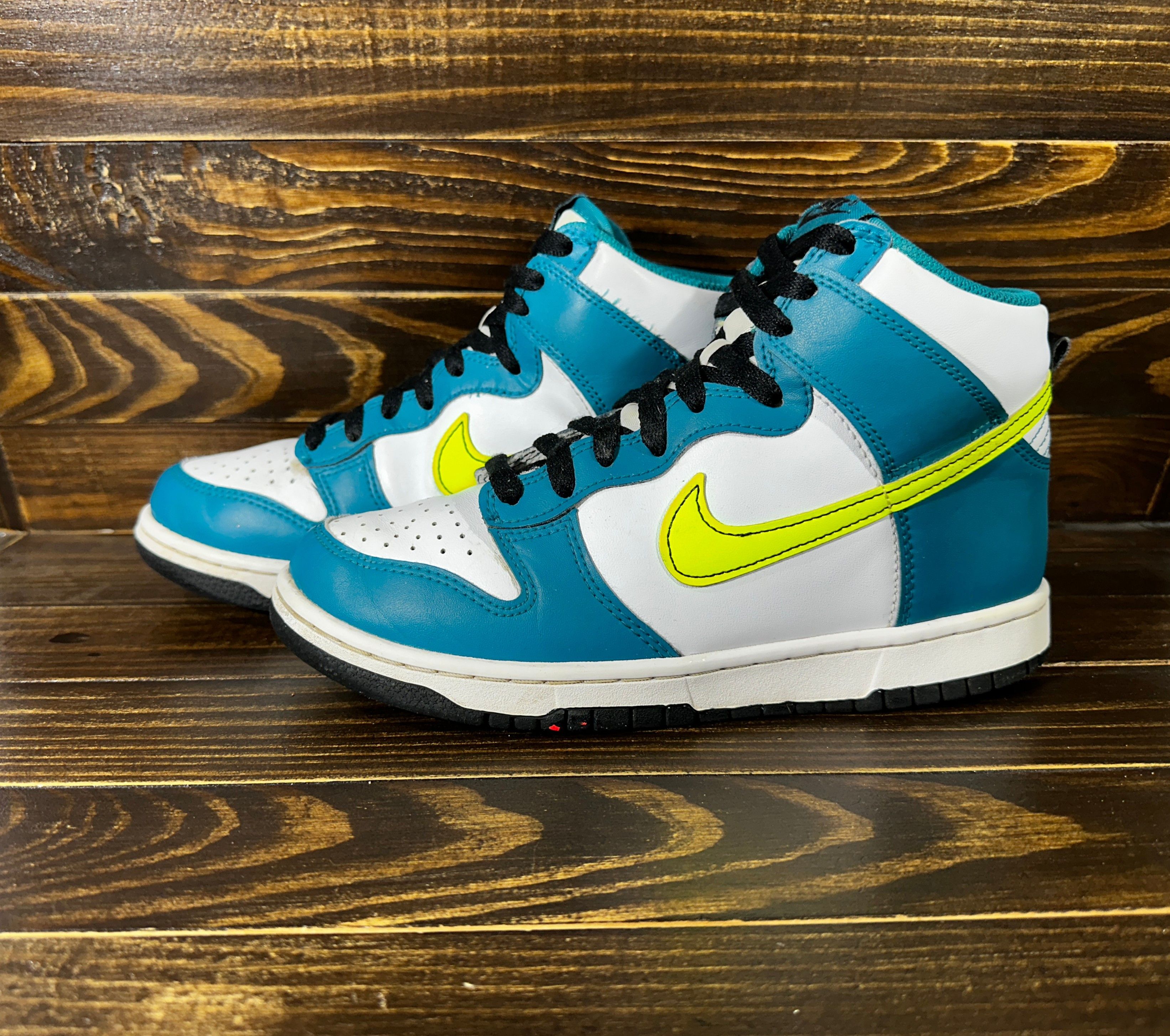 Nike Nike Dunk High Bright Spruce Volt Kids Sneakers Casual Sport Size US 6 / EU 39 - 5 Thumbnail