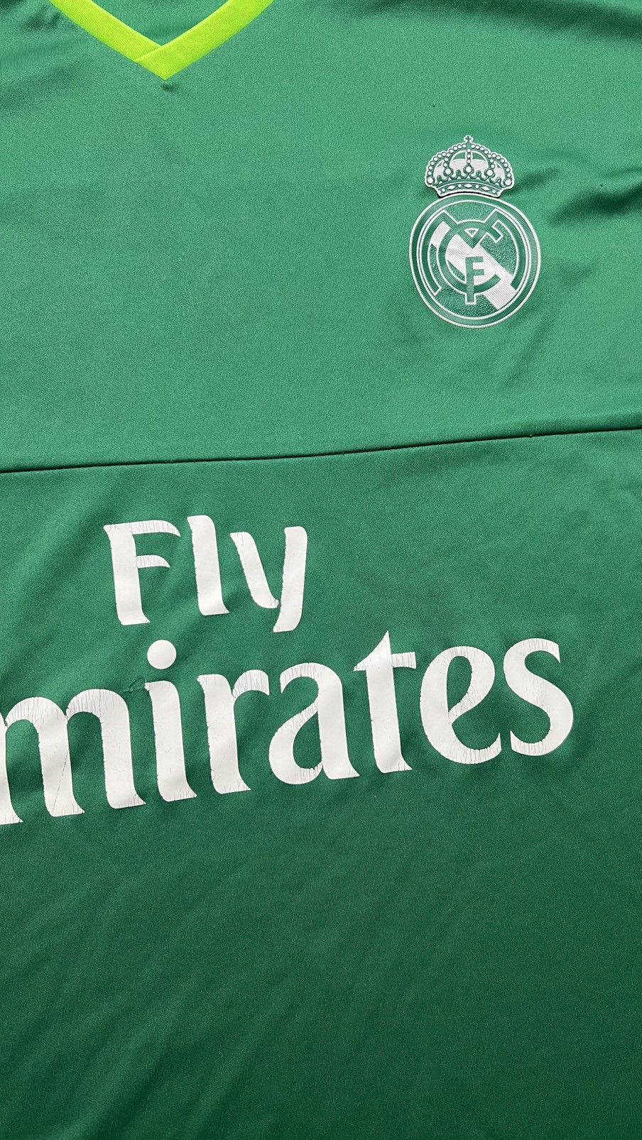 Adidas 2015-2016 Real Madrid third kit goalkeeper adidas jersey Size US XL / EU 56 / 4 - 4 Thumbnail