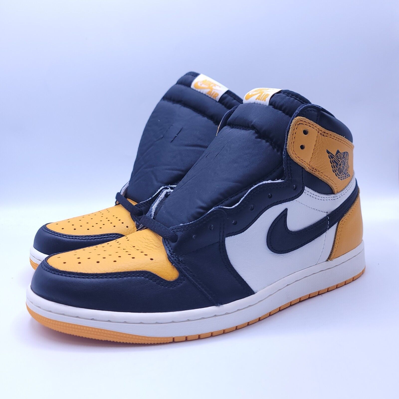 Nike Nike Air Jordan 1 Retro High Shoe Mens Size 10.5 555088-711 Size US 10.5 / EU 43-44 - 1 Thumbnail