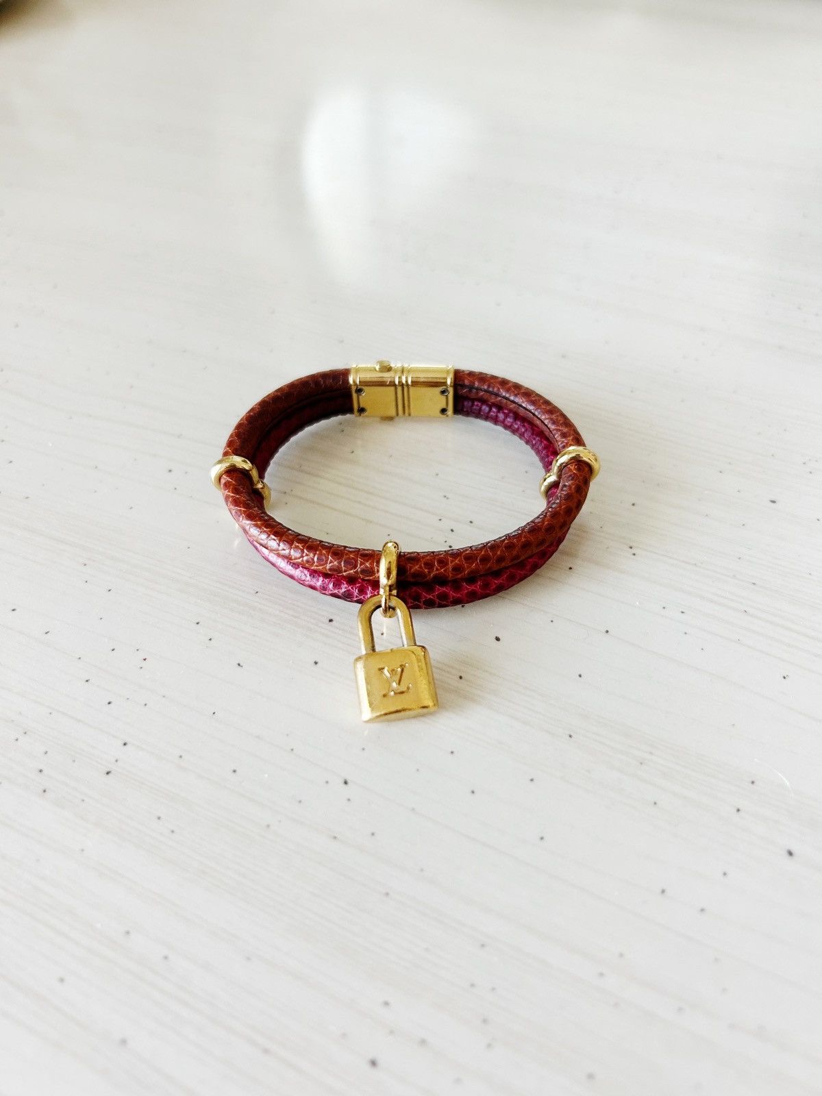 Louis Vuitton Louis Vuitton Lock Bracelet Size ONE SIZE - 1 Thumbnail