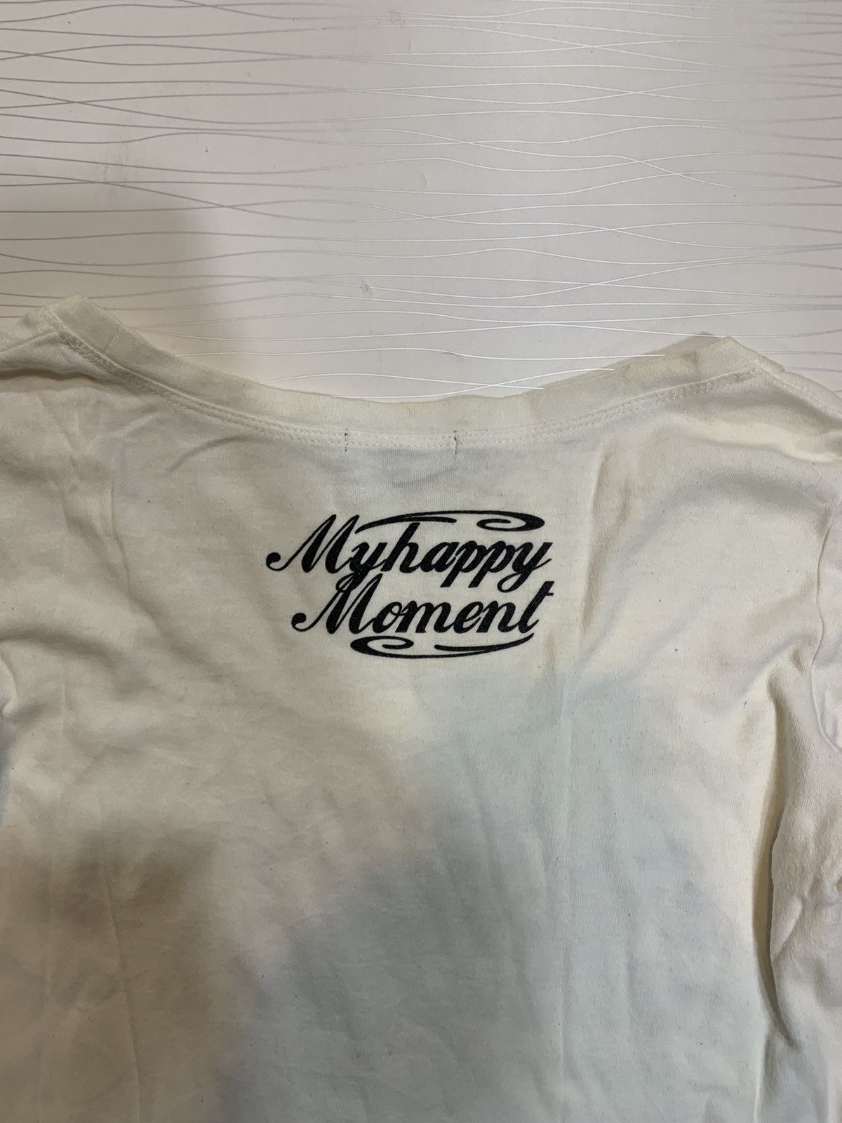 Brandy Melville Y2K Cardiff Graphic Baby Tee 🌸🤍 Size L / US 10 / IT 46 - 5 Thumbnail