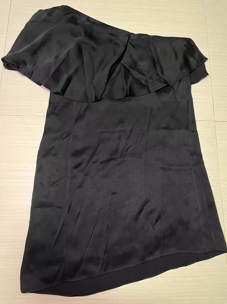 Saint Laurent Paris Saint Laurent Paris Slant Shoulder T-shirt Size XXS / US 00 / IT 34 - 2 Thumbnail