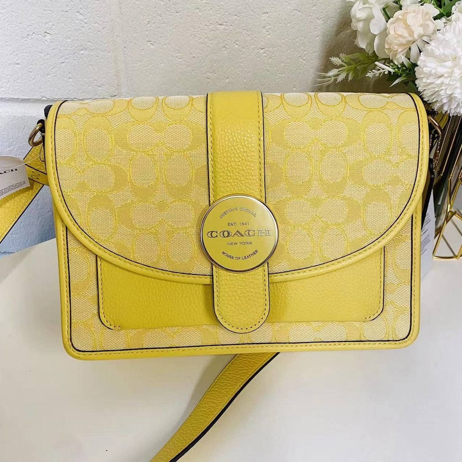 Store Coach NWT C8307 Lonnie Crossbody In Signature Jacquard