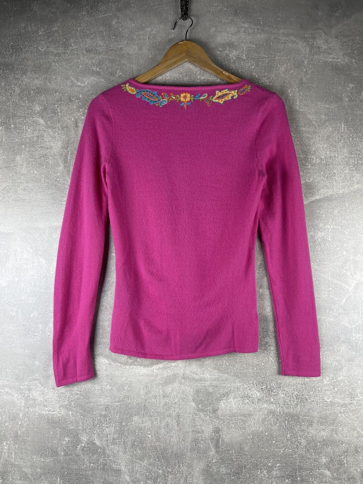 Ralph Lauren Black Label Ralph Lauren Black Label Cashmere Embroidered V-Neck Sweater Size M / US 6-8 / IT 42-44 - 5 Thumbnail