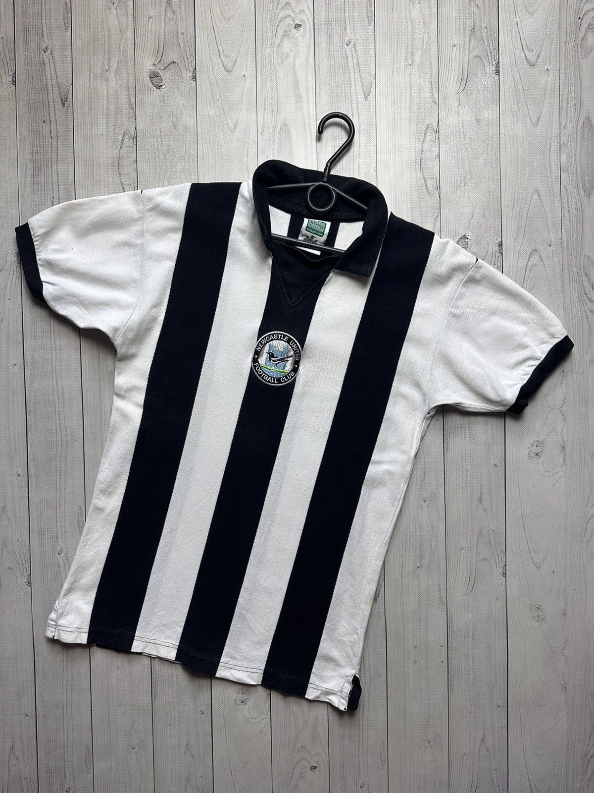 Vintage Vintage New Castle United Striped Jersey size S retro Size US S / EU 44-46 / 1 - 1 Thumbnail