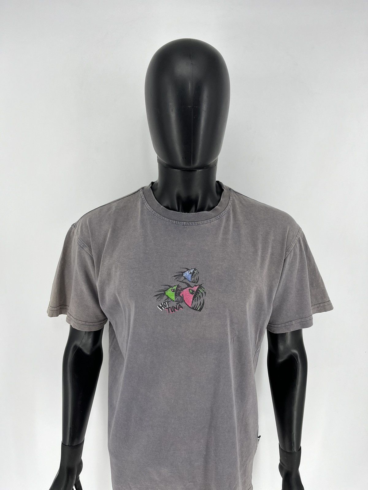Hot Tuna Vintage 90s Hot Tuna USA Surfboarding Grey Faded TShirt Size US S / EU 44-46 / 1 - 5 Thumbnail