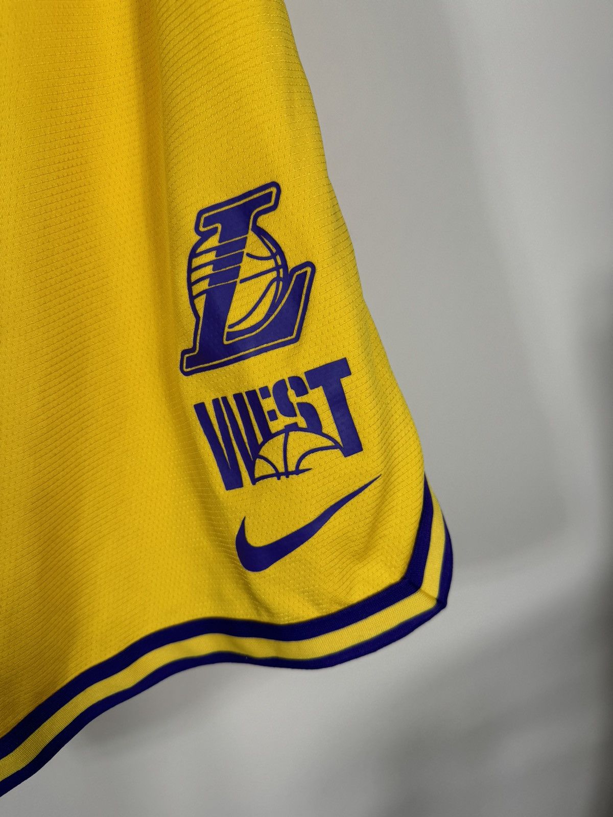 NBA × Nike Nike Lakers NBA y2k Basketball Shorts Size US 38 / EU 54 - 2 Thumbnail