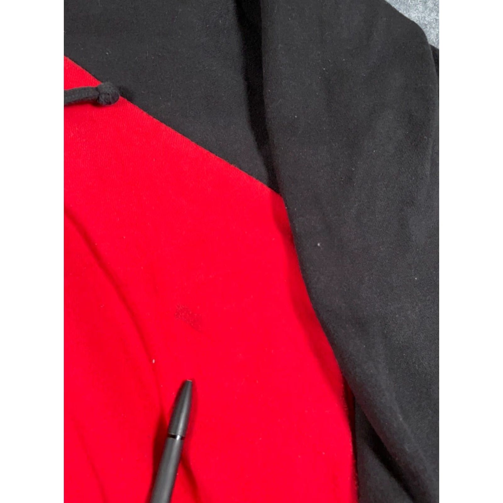 Etro Queen Logo Hoodie Sweatshirt Adult Large Red Black Retro 80s Rock Mens Size US L / EU 52-54 / 3 - 6 Thumbnail