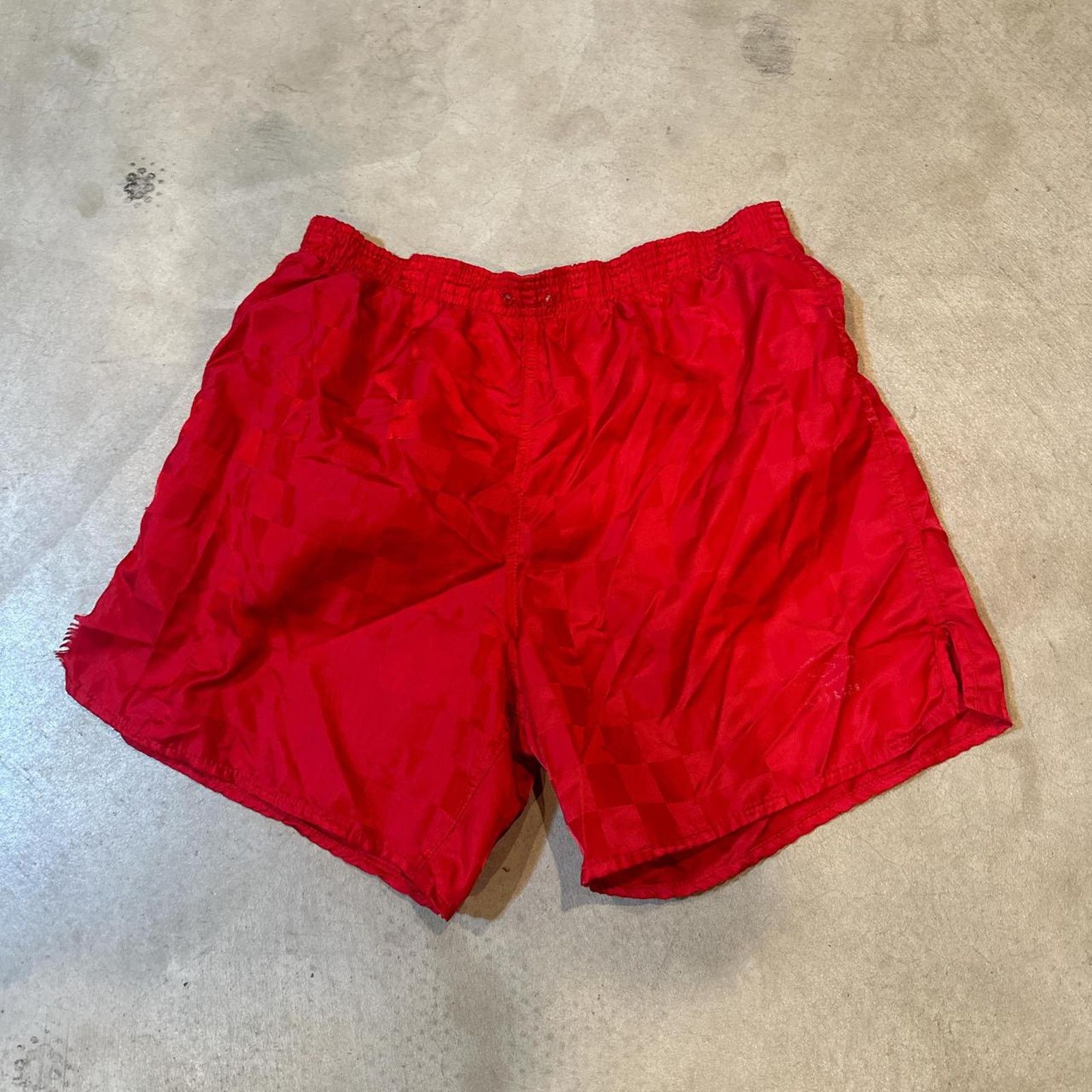 Umbro Vintage 90s Red Umbro Checkered Short Size S Size US 32 / EU 48 - 1 Thumbnail