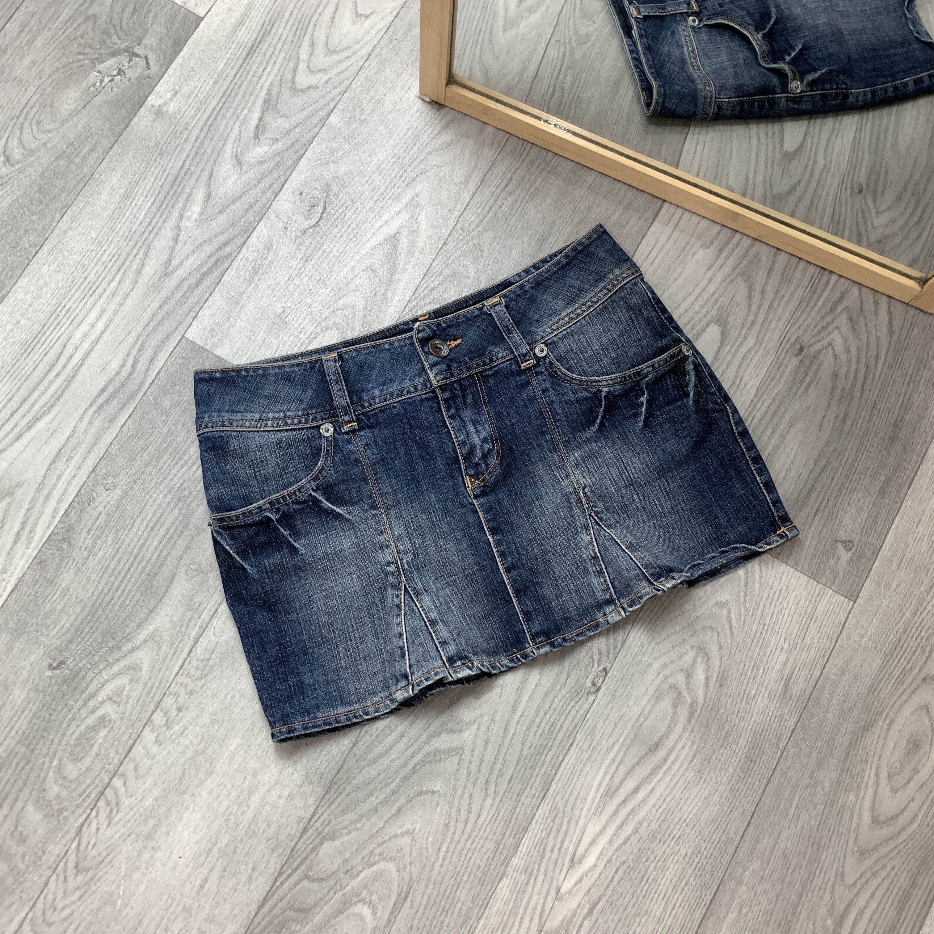 Japanese Brand Vintage Y2K Faded Avantgarde Denim Blue Low Rise Mini Skirt Size 26" / US 2 / IT 38 - 3 Thumbnail