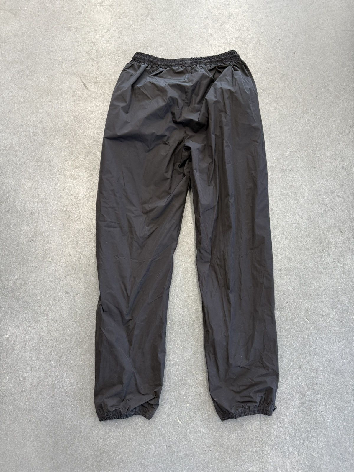 パンツ Yeezy Season 5 Crest Track Pant Yeezy Yeezy Season 5 Nylon Track Pants | Grailed