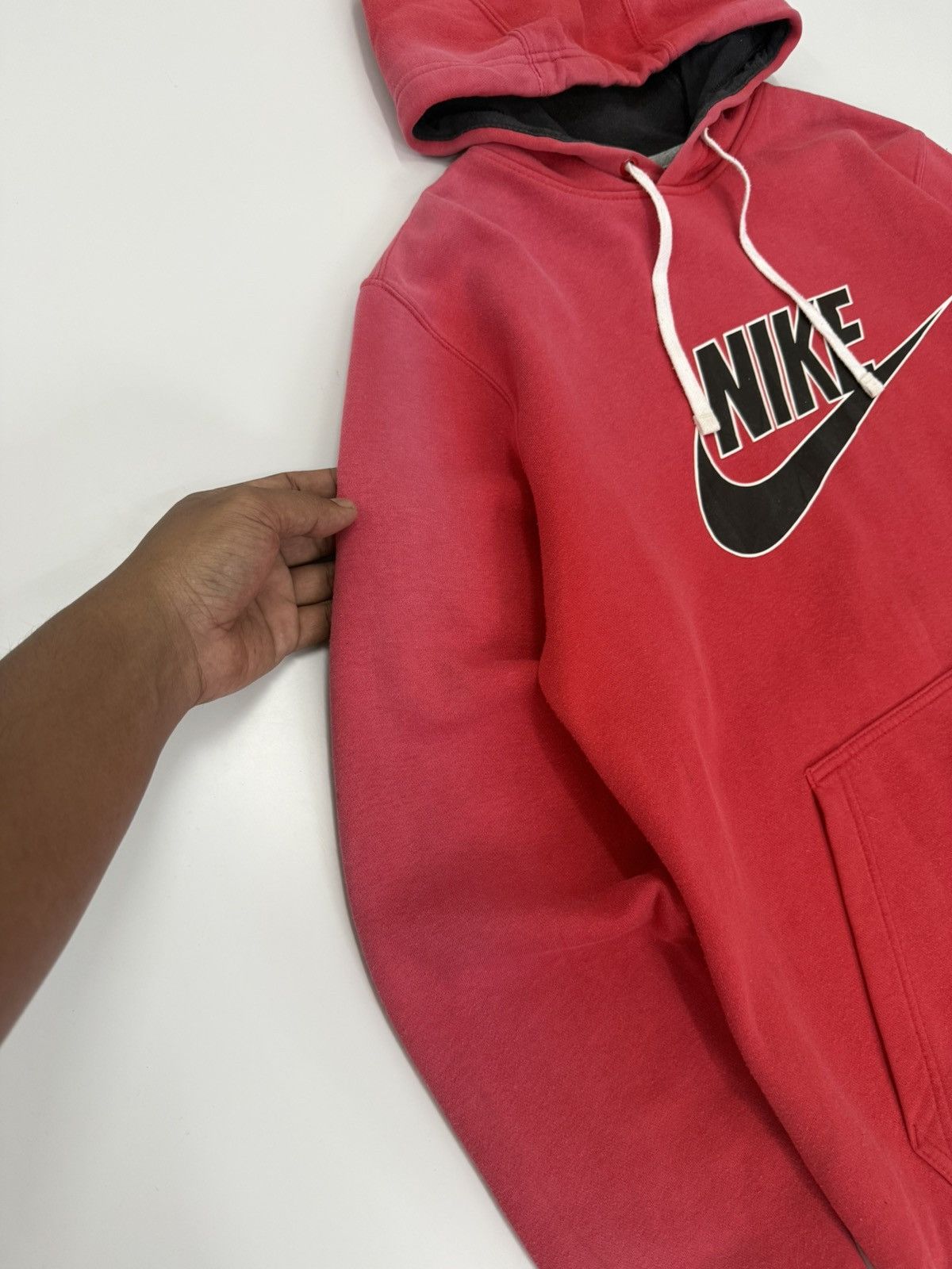 Nike 🔥 Nike Big Logo Sunfaded in Red Sweatshirt hoodie - L Size US L / EU 52-54 / 3 - 4 Thumbnail