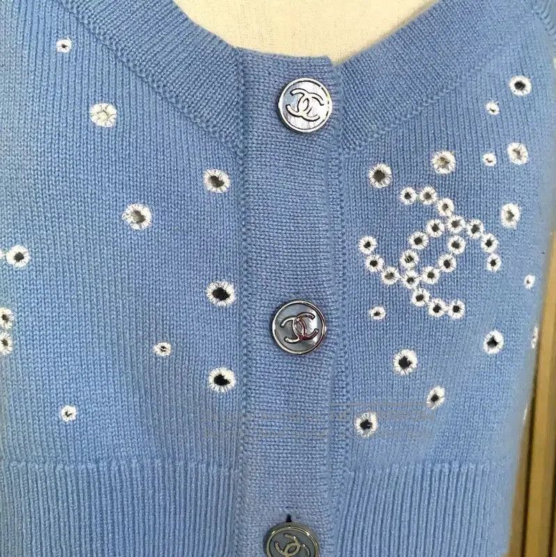 Chanel Chanel Summer Blue Crop Top with Embroidery . Size S / US 4 / IT 40 - 4 Thumbnail
