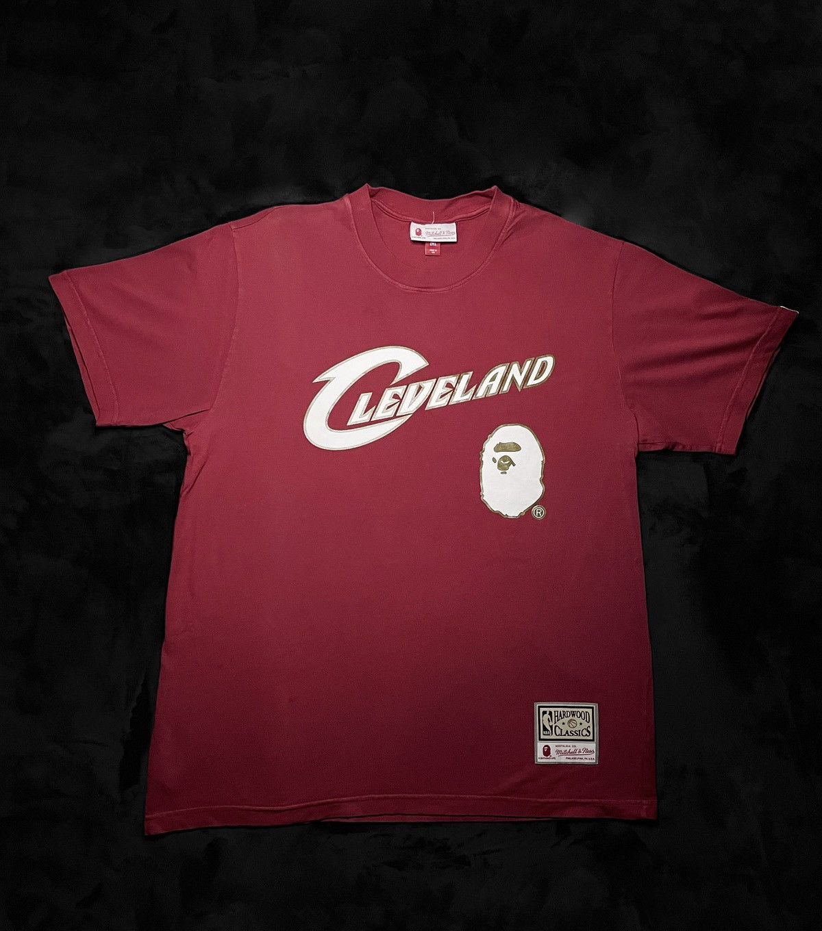 注目コラボ! Bape x Mitchell & Ness Cavs Tシャツ Bape Mitchell Ness Cavs Tee | Grailed