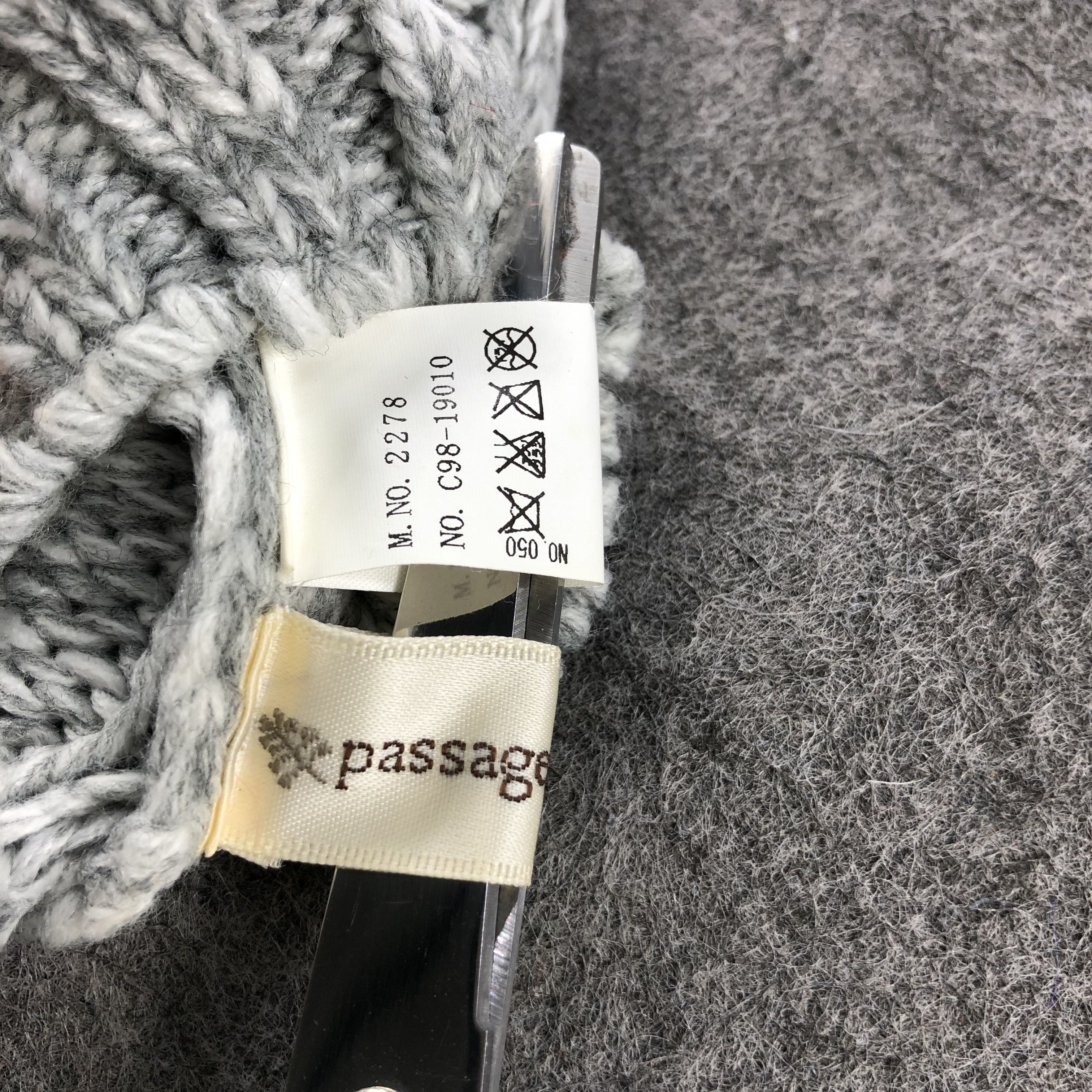 Japanese Brand Unknown Passage Mignon Cable Knit Bobble Beanie Snowcap B403 Size ONE SIZE - 5 Thumbnail