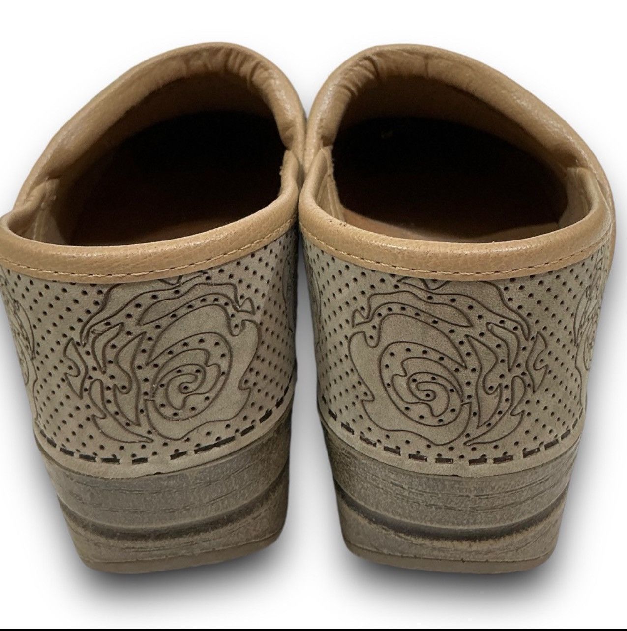 Dansko Dansko Professional Floral Nubuck Sage Nursing Clogs Slip On Size US 8.5 / IT 38.5 - 6 Thumbnail