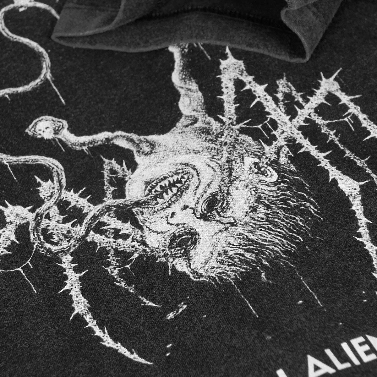 Vintage Cold Entity Horror Tee Size US XL / EU 56 / 4 - 4 Thumbnail