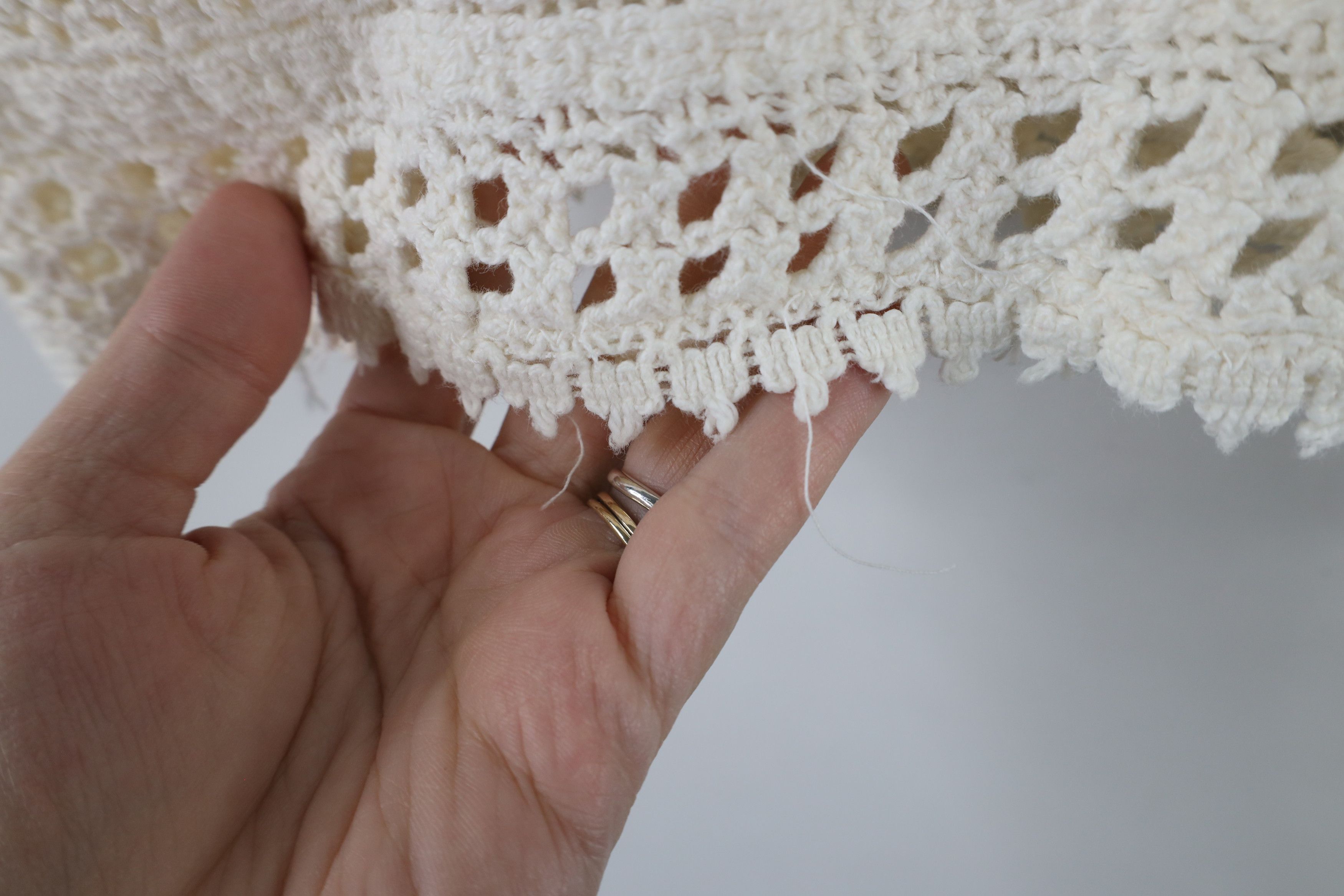 Vintage Vintage 70s Boho Chic Sleeve Crochet Knit T-Shirt Cream USA Size M / US 6-8 / IT 42-44 - 9 Thumbnail