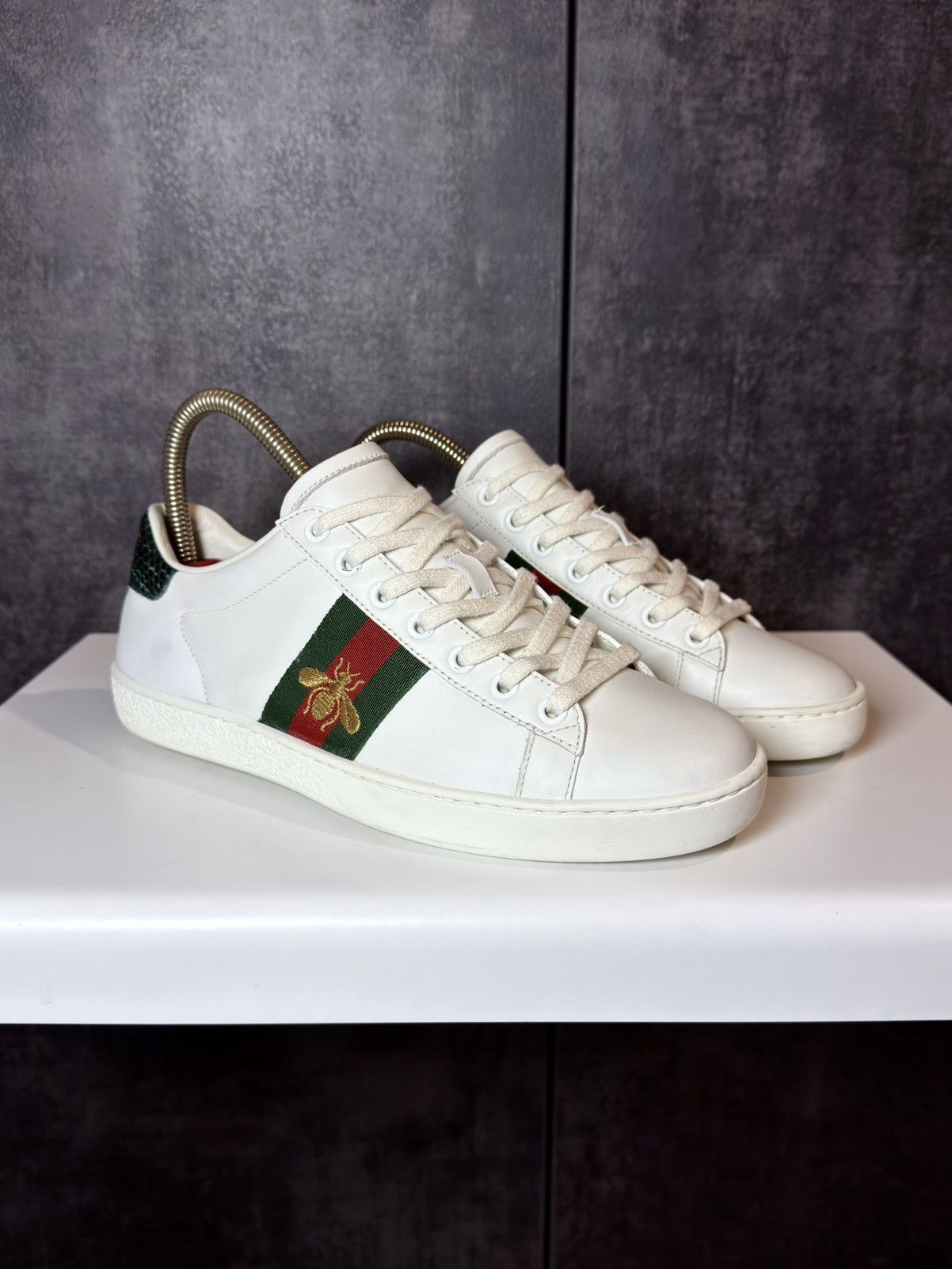 Gucci Gucci Ace Bee Low Top Sneakers Tom Ford Golden Goose Dior Size US 7 / IT 37 - 5 Thumbnail