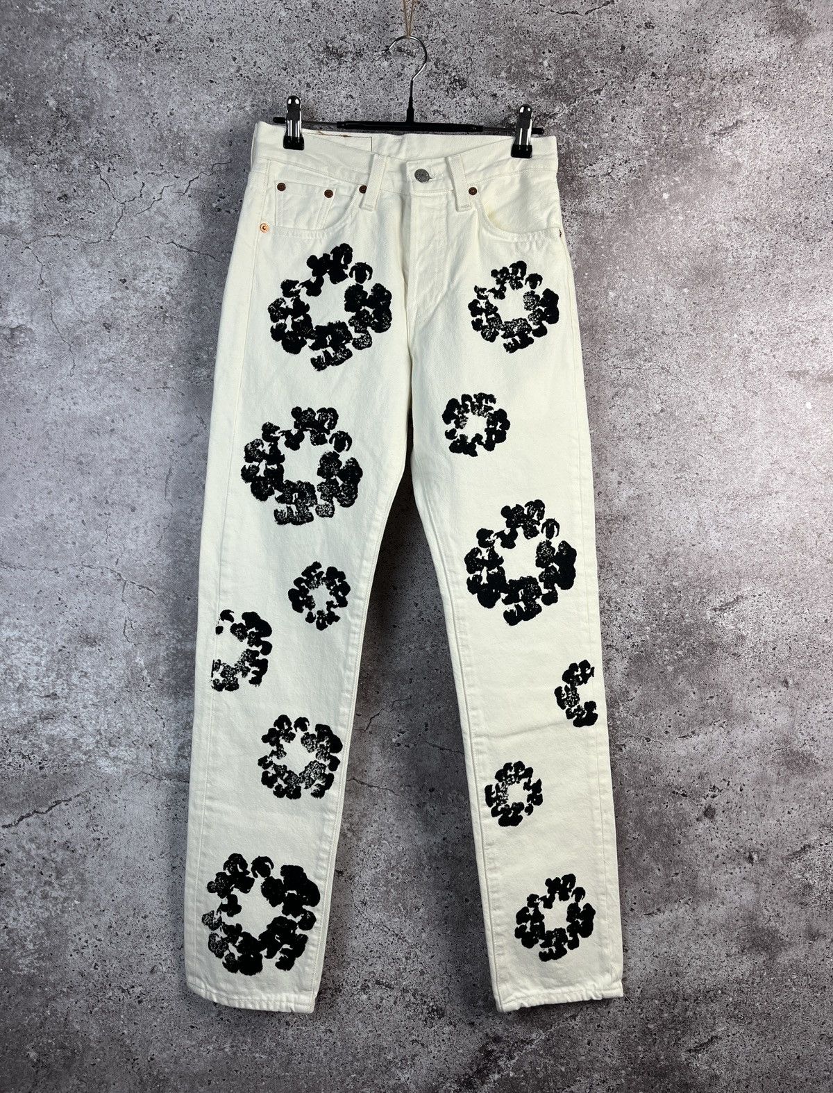DENIM TEARS × Levi's Denim Tears x Levi's Cotton Wreath Jean White Size US 26 / EU 42 - 1 Thumbnail