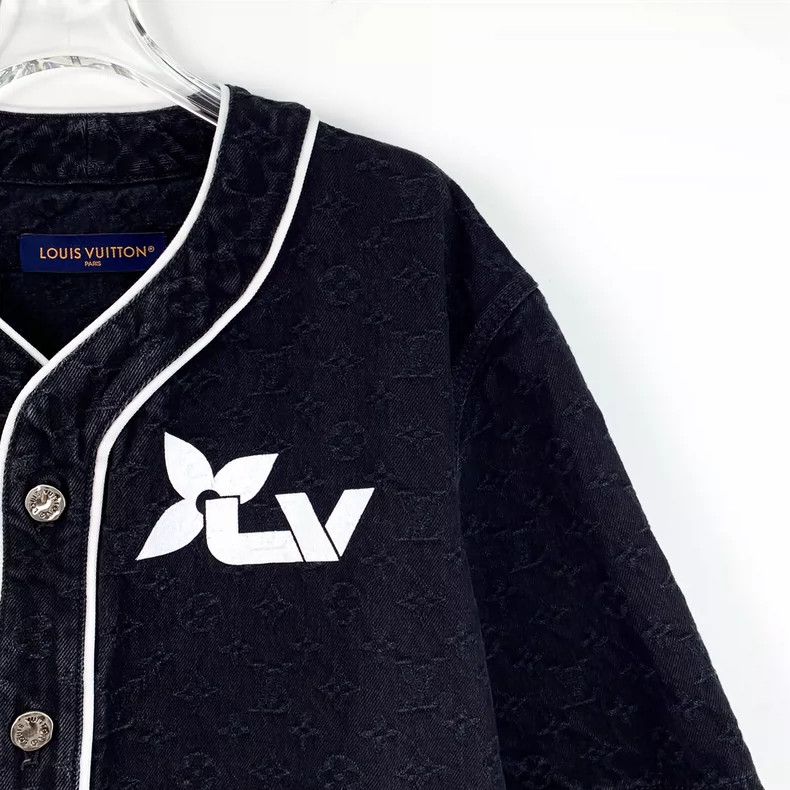 Louis Vuitton Louis Vuitton Cotton short-sleeved shirt with black logo e Size US L / EU 52-54 / 3 - 3 Thumbnail