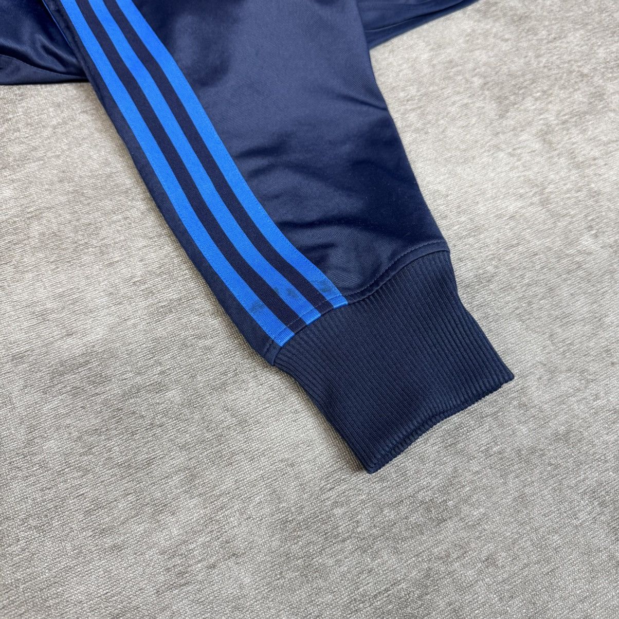 Adidas × Vintage Y2K Vintage Adidas Zip Up jacket streetwear style tracksuit Size US M / EU 48-50 / 2 - 9 Thumbnail