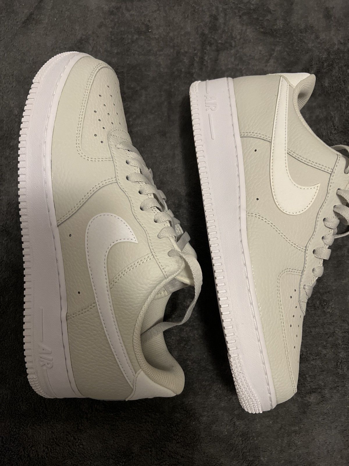 Nike Nike Airforce 1 “Light Bone” Size US 10.5 / EU 43-44 - 2 Thumbnail