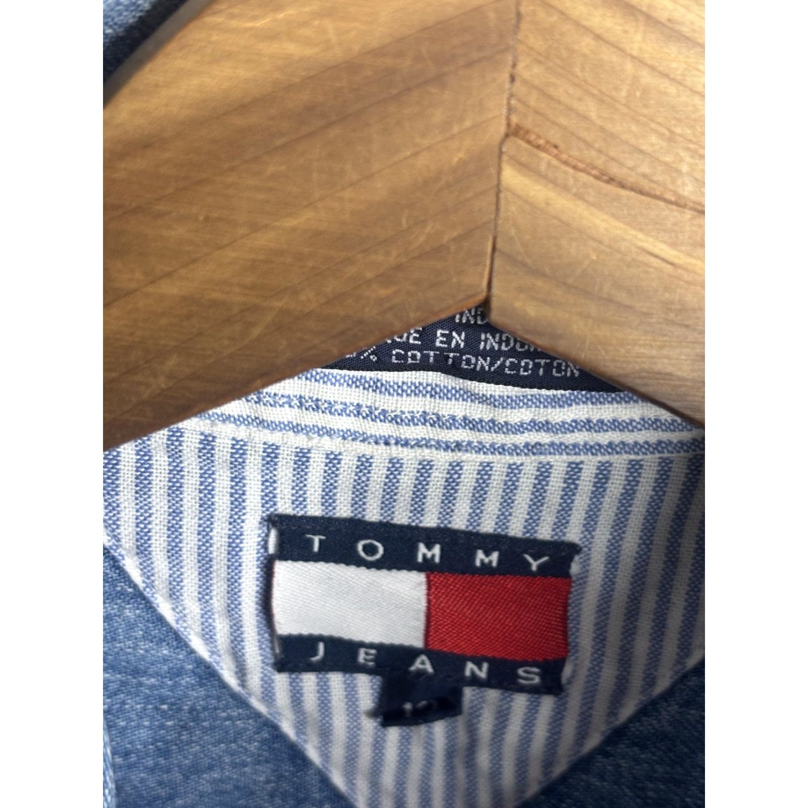 Tommy Hilfiger VINTAGE Tommy Hilfiger Tommy Jeans Shirt Womens XL Blue Denim Long Sleeve Button Front Size XL / US 12-14 / IT 48-50 - 4 Thumbnail