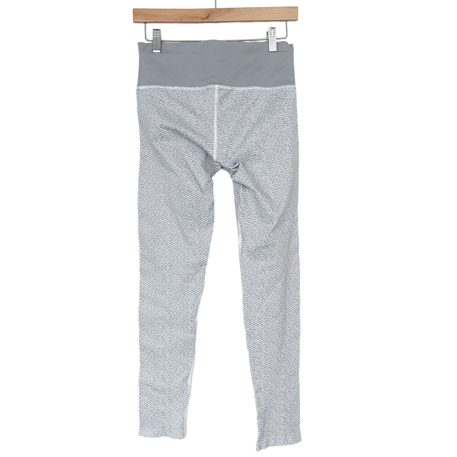 Athleta Athleta Gray Flurry Base Tight Leggings Sz M Size 30" / US 8 / IT 44 - 4 Thumbnail