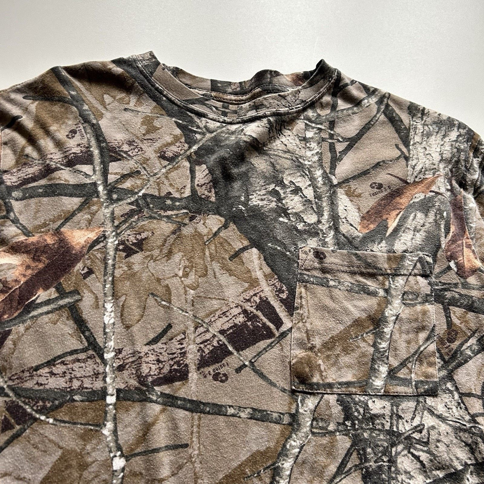 Realtree Vintage Realtree Camo Long Sleeve Pocket T Shirt Large Y2K Size US L / EU 52-54 / 3 - 2 Thumbnail