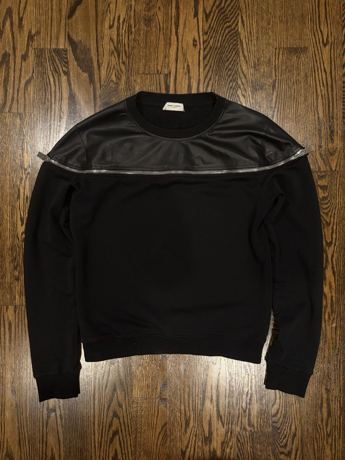 SAINT LAURENT PARIS スウェット 黒 2137125E0053 Saint Laurent logo-embroidered Cotton Sweatshirt | Black