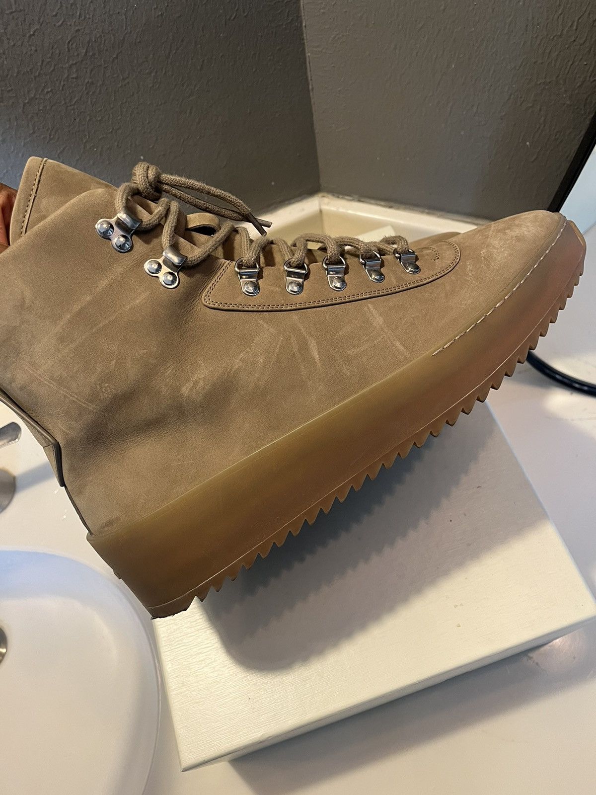 Fear of God Fear Of God Hiking Sneaker Stone Suede sz 13/46 Brand New Size US 13 / EU 46 - 4 Thumbnail