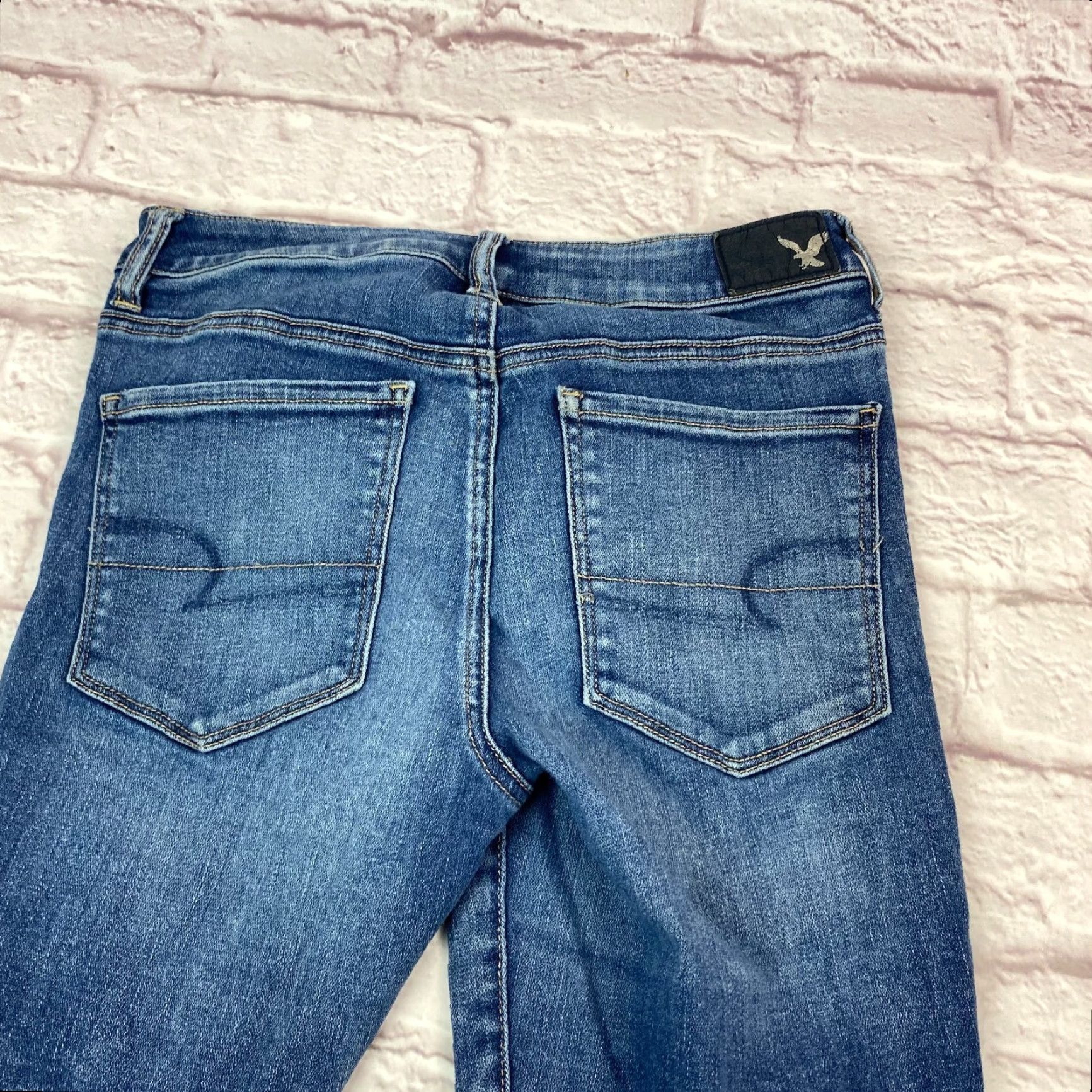 American Eagle Outfitters American Eagle Jeggings Skinny Jeans Size 4 High Rise Super Stretch Medium Wash Size 27" / US 4 / IT 40 - 4 Thumbnail