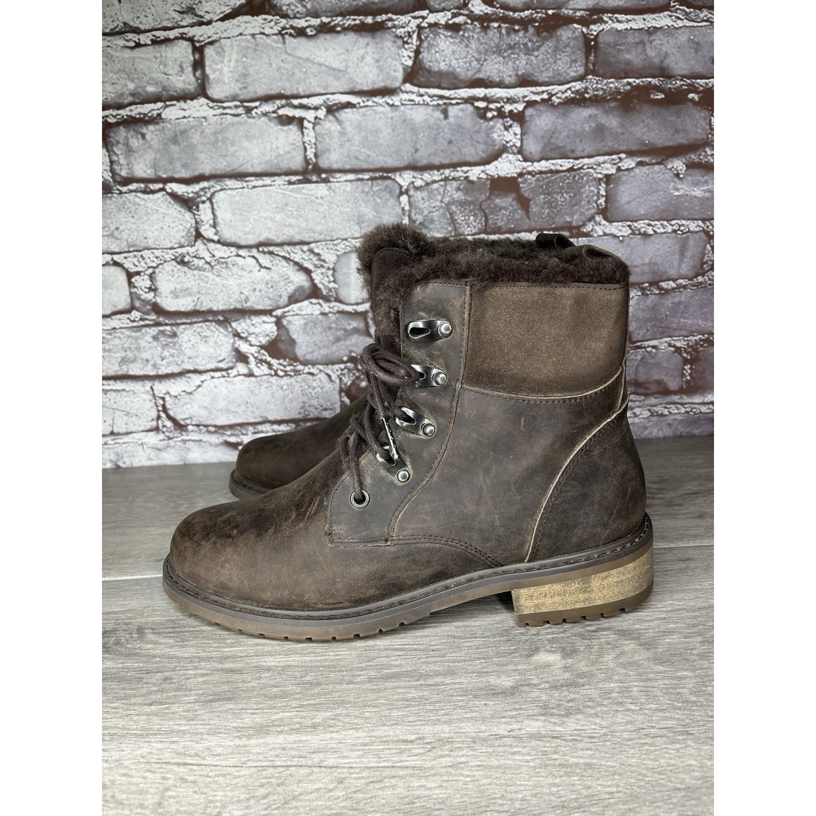 Ugg EMU Australia Waterproof Dark Brown Leather Ankle Hiker Boot Size US 9 / IT 39 - 18 Thumbnail