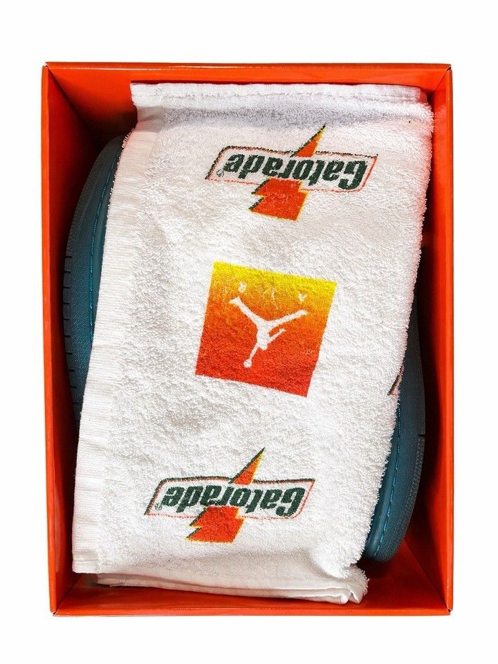 Jordan Brand Air Jordan 1 Retro High OG Gatorade Cool Blue SZ 9.5 Size US 9.5 / EU 42-43 - 3 Thumbnail