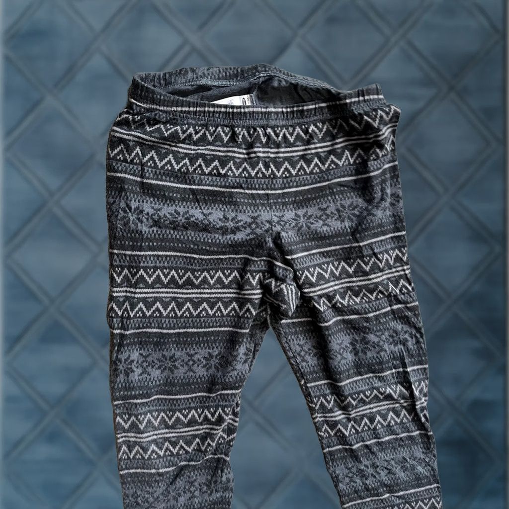 Old Navy Old Navy Leggings Women’s Size L Gray Black Aztec Print Jeans? Size 36" / US 14 / IT 50 - 1 Thumbnail