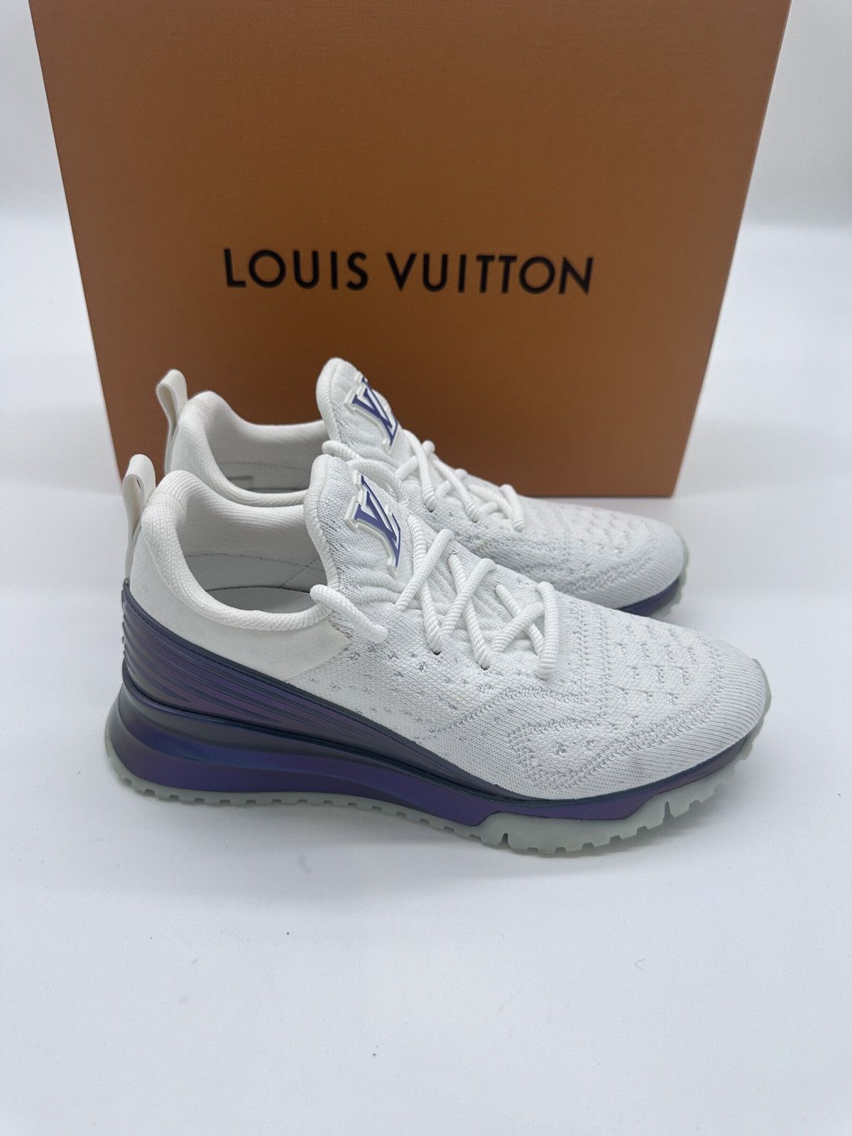 Louis Vuitton Louis Vuitton VNR Sneaker Size 5 Lv 6 USA Unisex Brand New Size US 5 / IT 35 - 3 Thumbnail