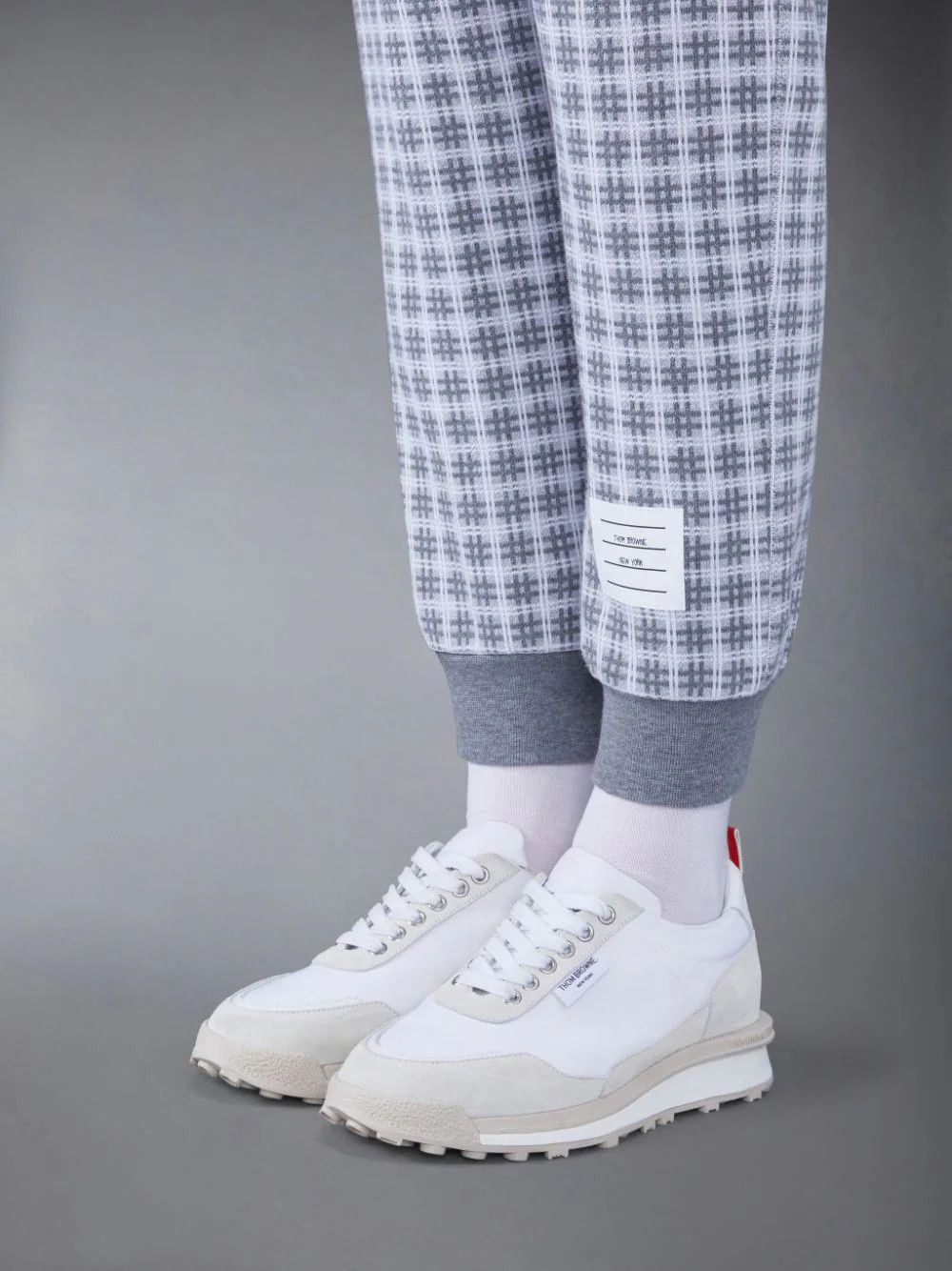 Thom Browne o1s22i1n0924 Check Knit 4-Bar Joggers in Grey Size 28" / US 6 / IT 42 - 5 Thumbnail