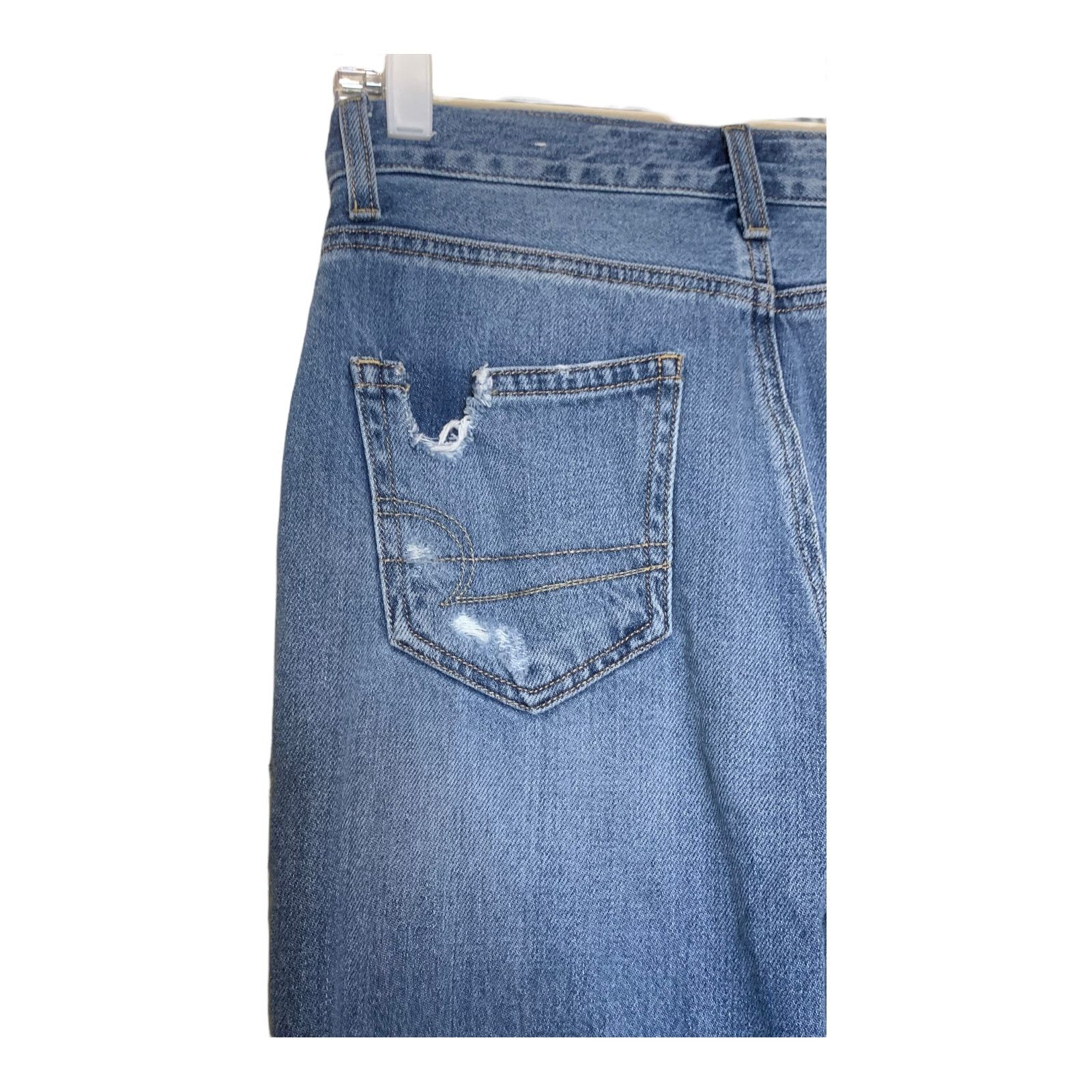 American Eagle Outfitters American Eagle distressed mom jeans size 0 Size 25" / US 0 / IT 36 - 7 Thumbnail
