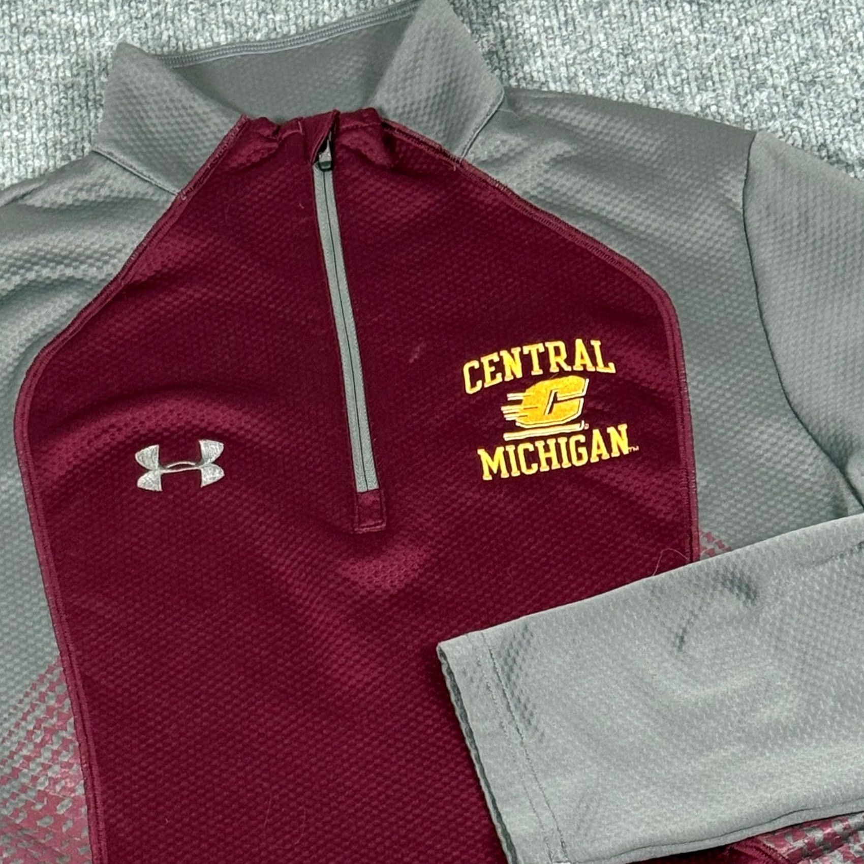 Under Armour Under Armour Quarter Zip Pullover Central Michigan Gray Maroon Ladies M Sweatshirt Kinship NCAA CMU Size M / US 6-8 / IT 42-44 - 2 Thumbnail