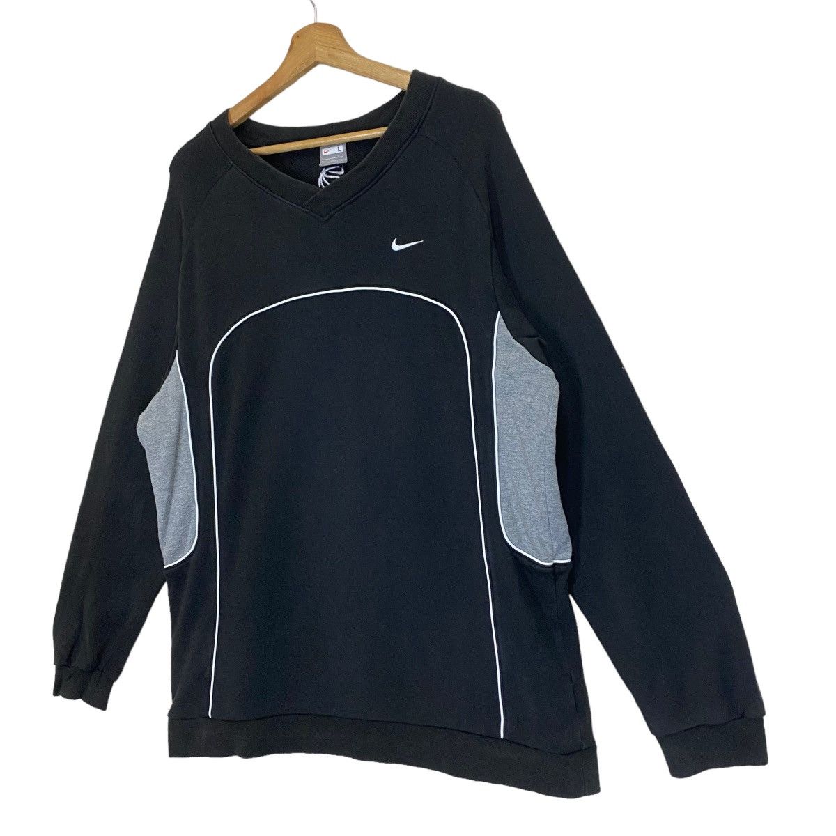 Nike × Nike ACG Nike Small Logo Vneck Sweatshirt Size US L / EU 52-54 / 3 - 3 Thumbnail
