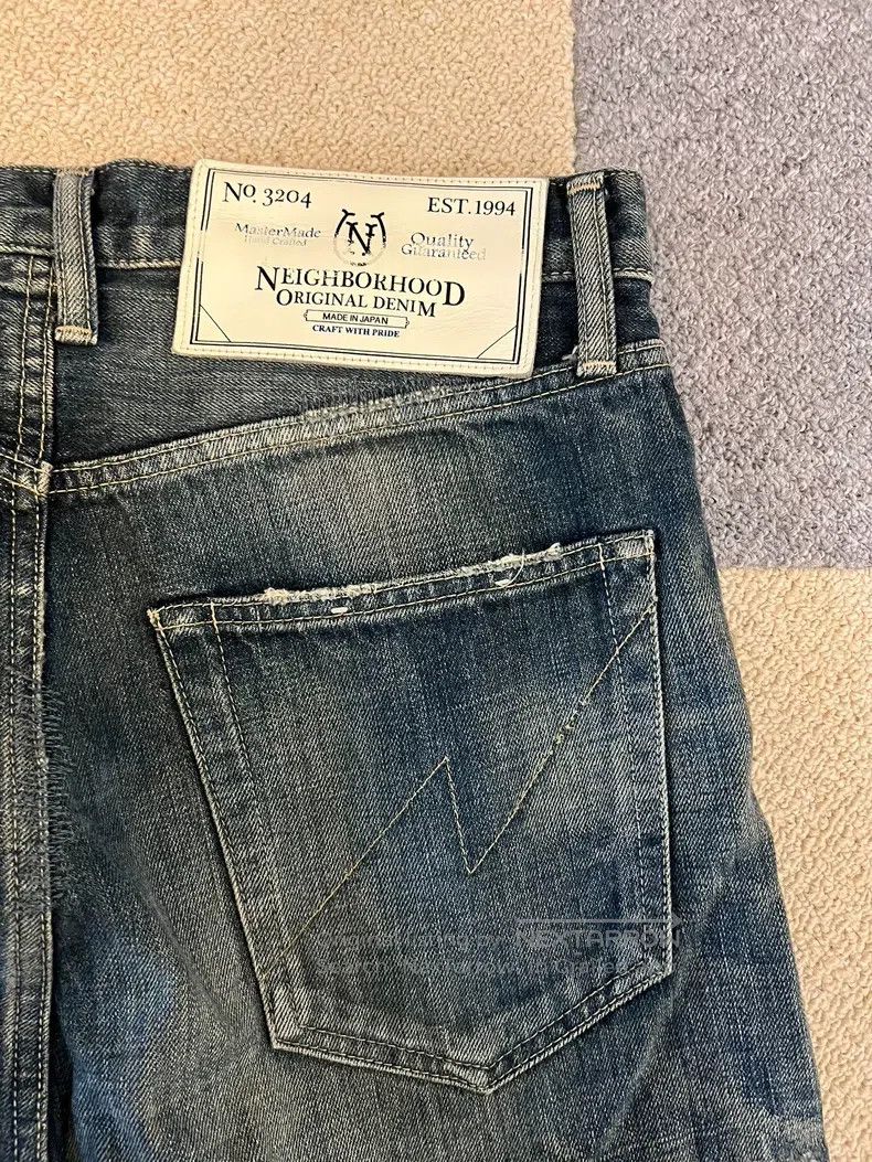 Neighborhood Neighborhood size M Jeans Size US 27 - 7 Thumbnail
