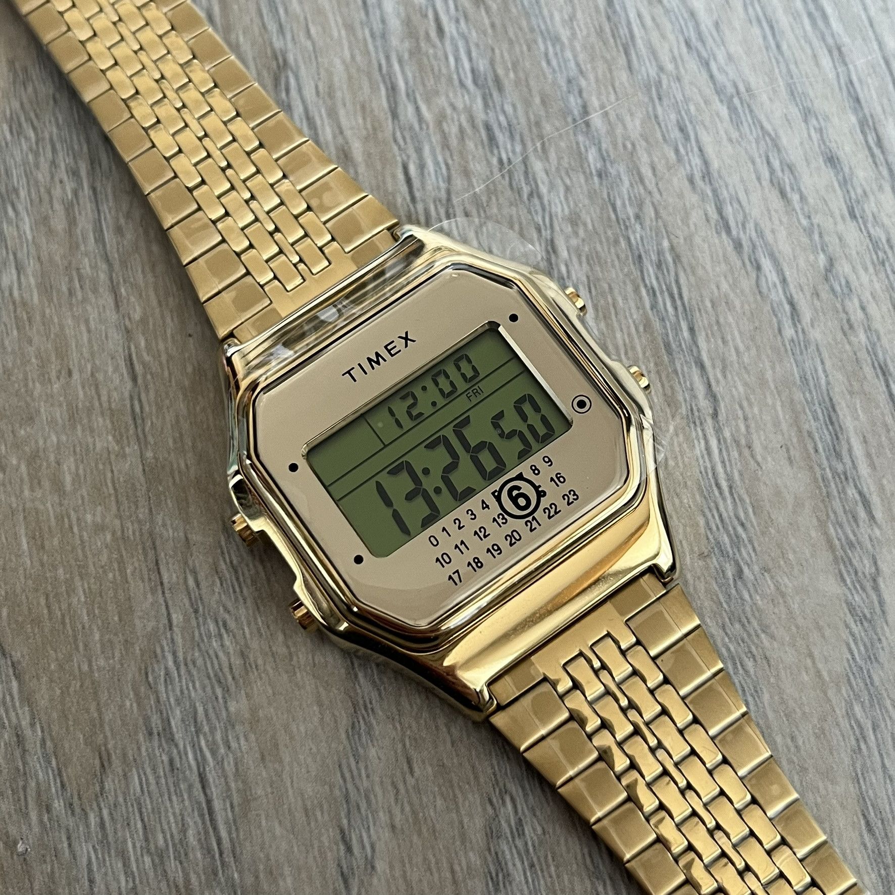 Maison Margiela × Timex Timex x Maison Margiela MM6 Gold Watch + Bracelet Gift Set Size ONE SIZE - 6 Thumbnail