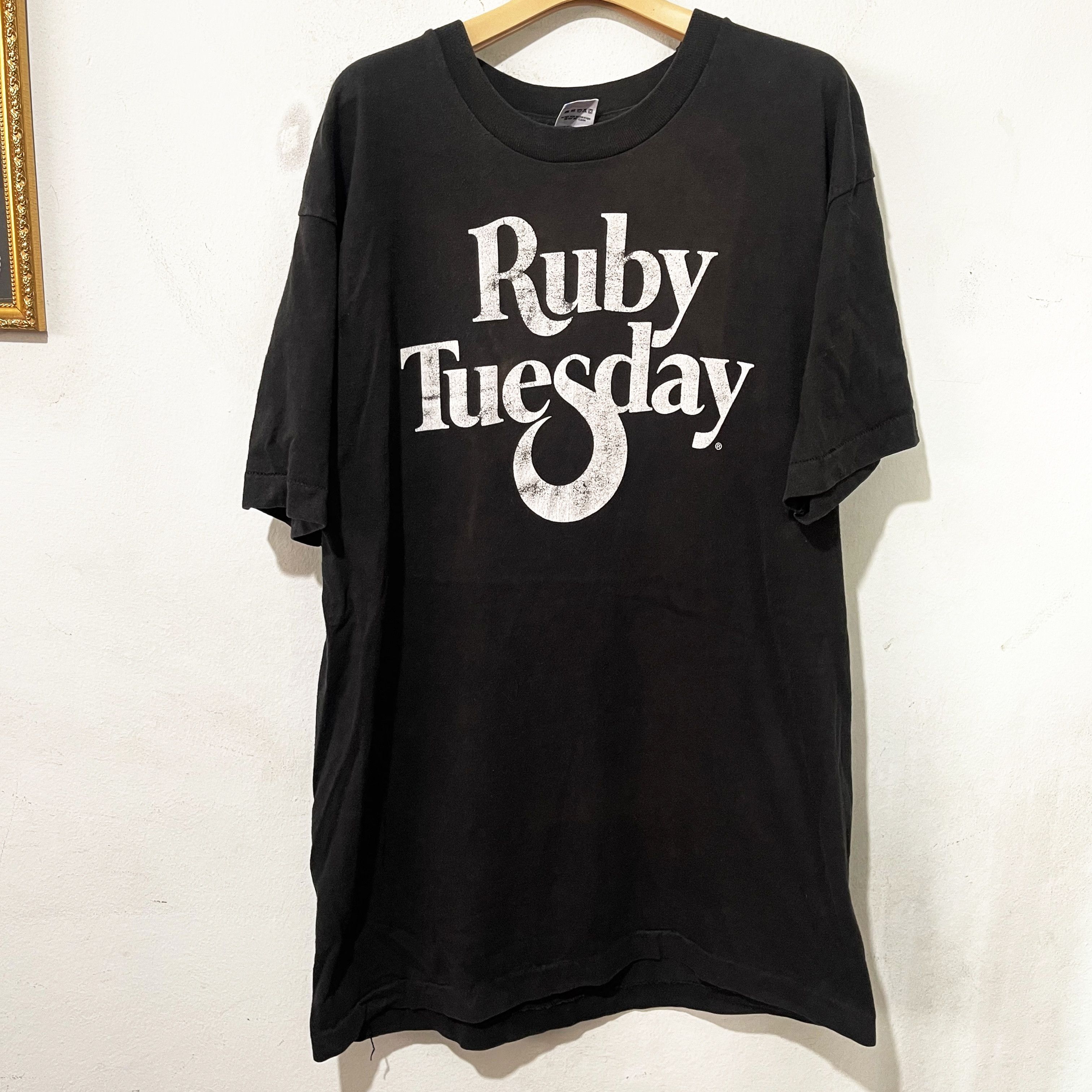 Vintage Vintage 90s Ruby Thursday T-shirt Size US L / EU 52-54 / 3 - 1 Thumbnail