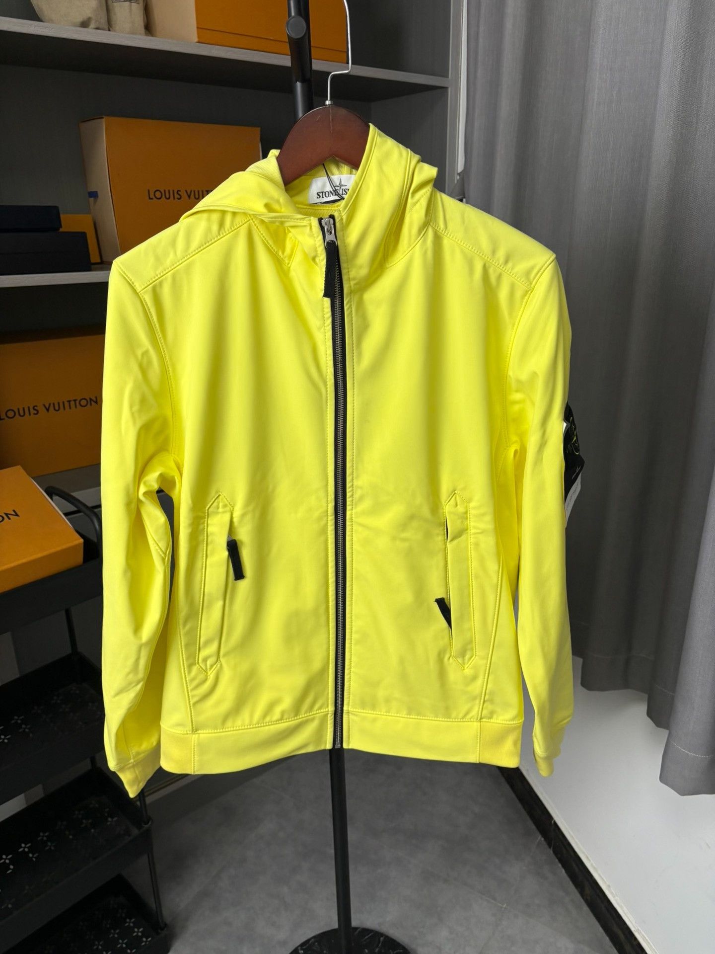 Stone Island Stone Island Glow Yellow Light Jacket S Men Size US S / EU 44-46 / 1 - 1 Thumbnail