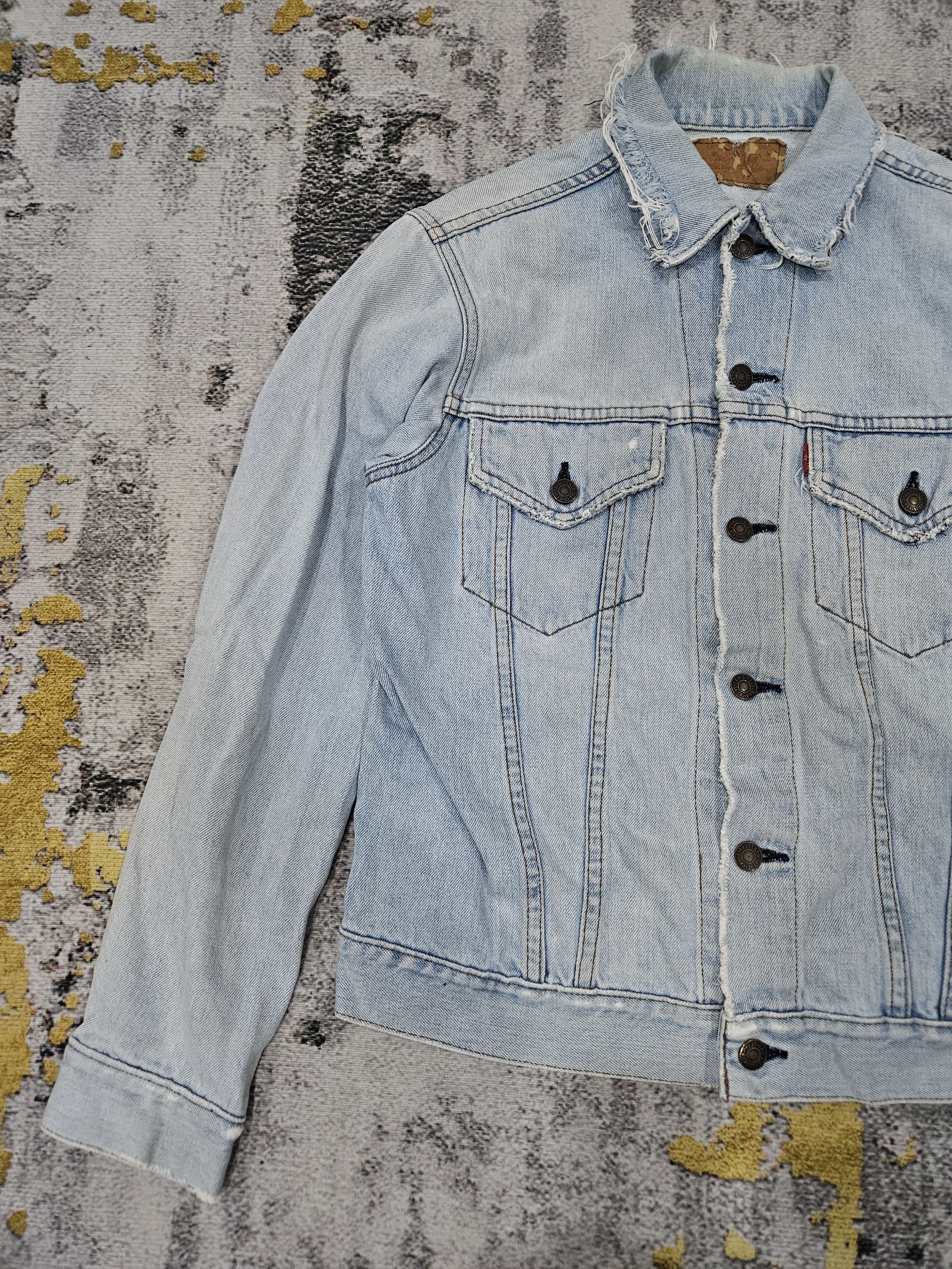 Levi's Vintage Style Levis Light Denim Trucker Jacket - Classic Fit Size US S / EU 44-46 / 1 - 6 Thumbnail
